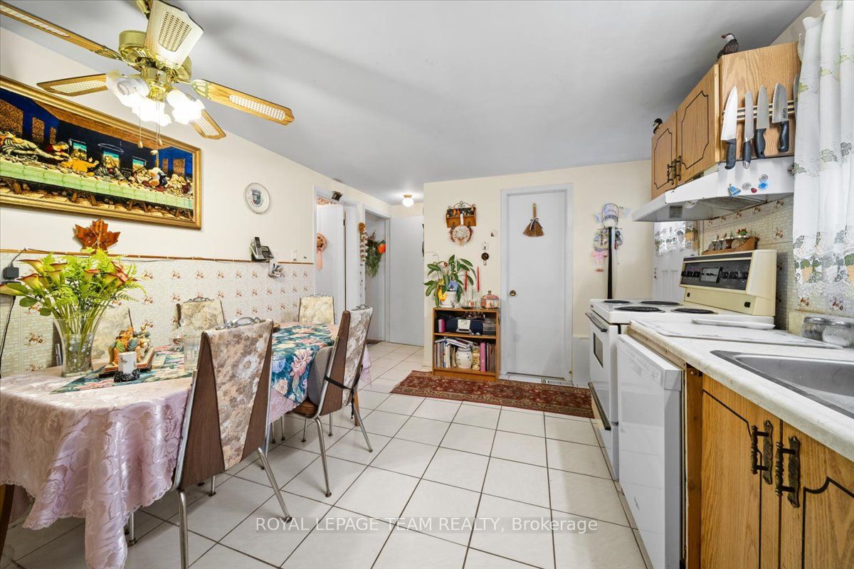 #40 - 1295 Ledbury Avenue Property Photo 18