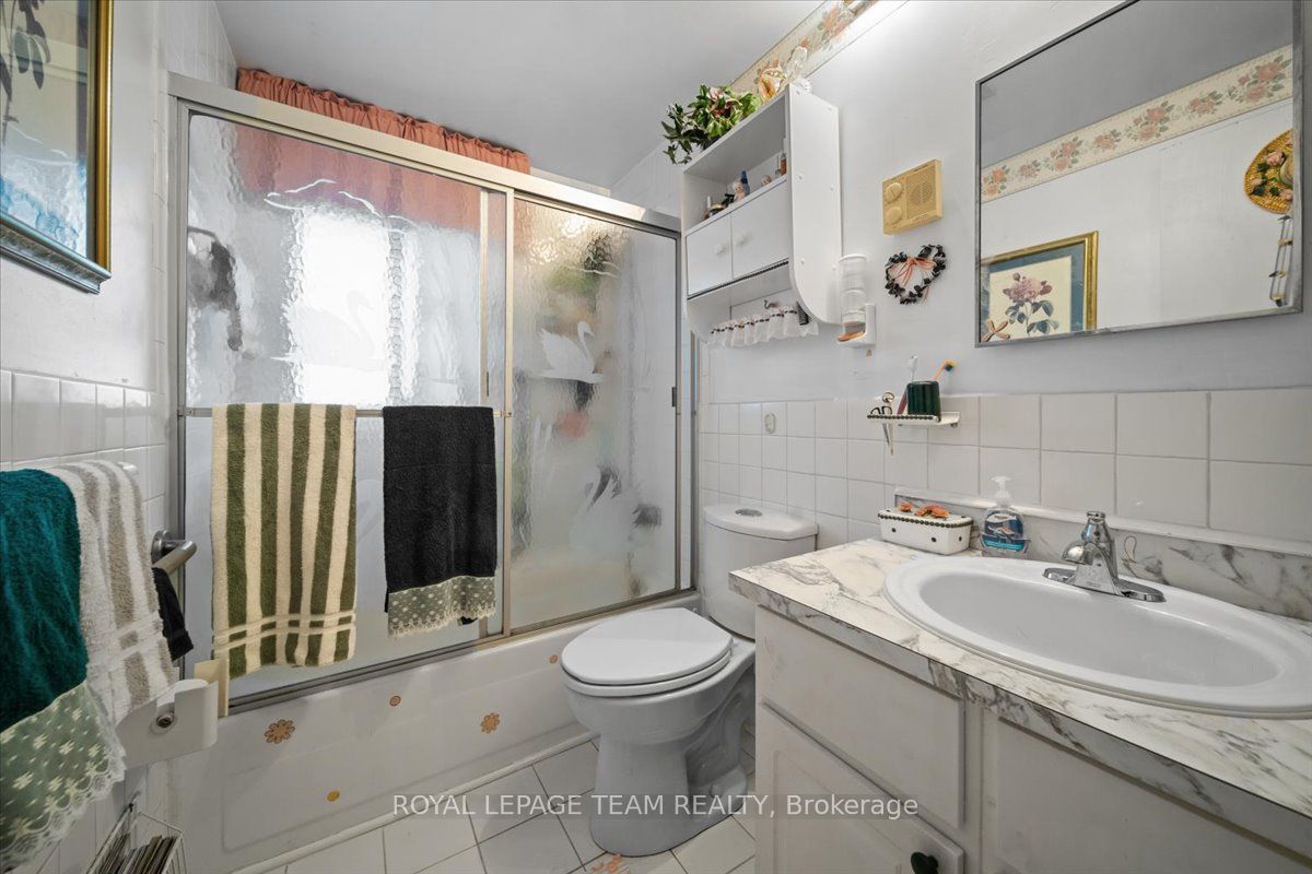#40 - 1295 Ledbury Avenue Property Photo 35