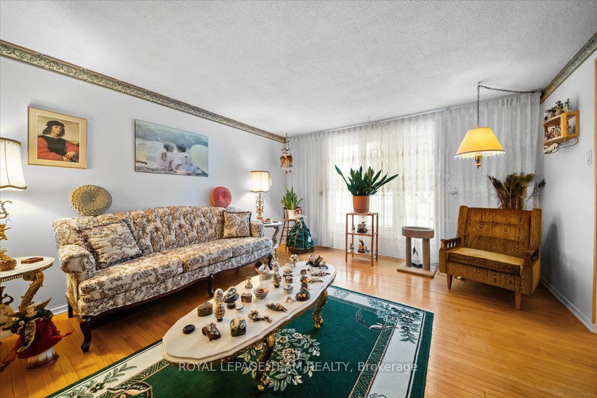 #40 - 1295 Ledbury Avenue Property Photo 49