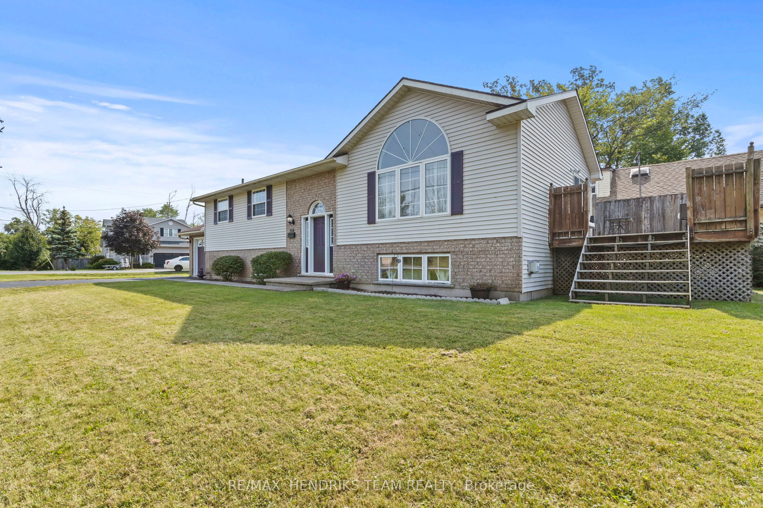 550 Albany Street Property Photo 4