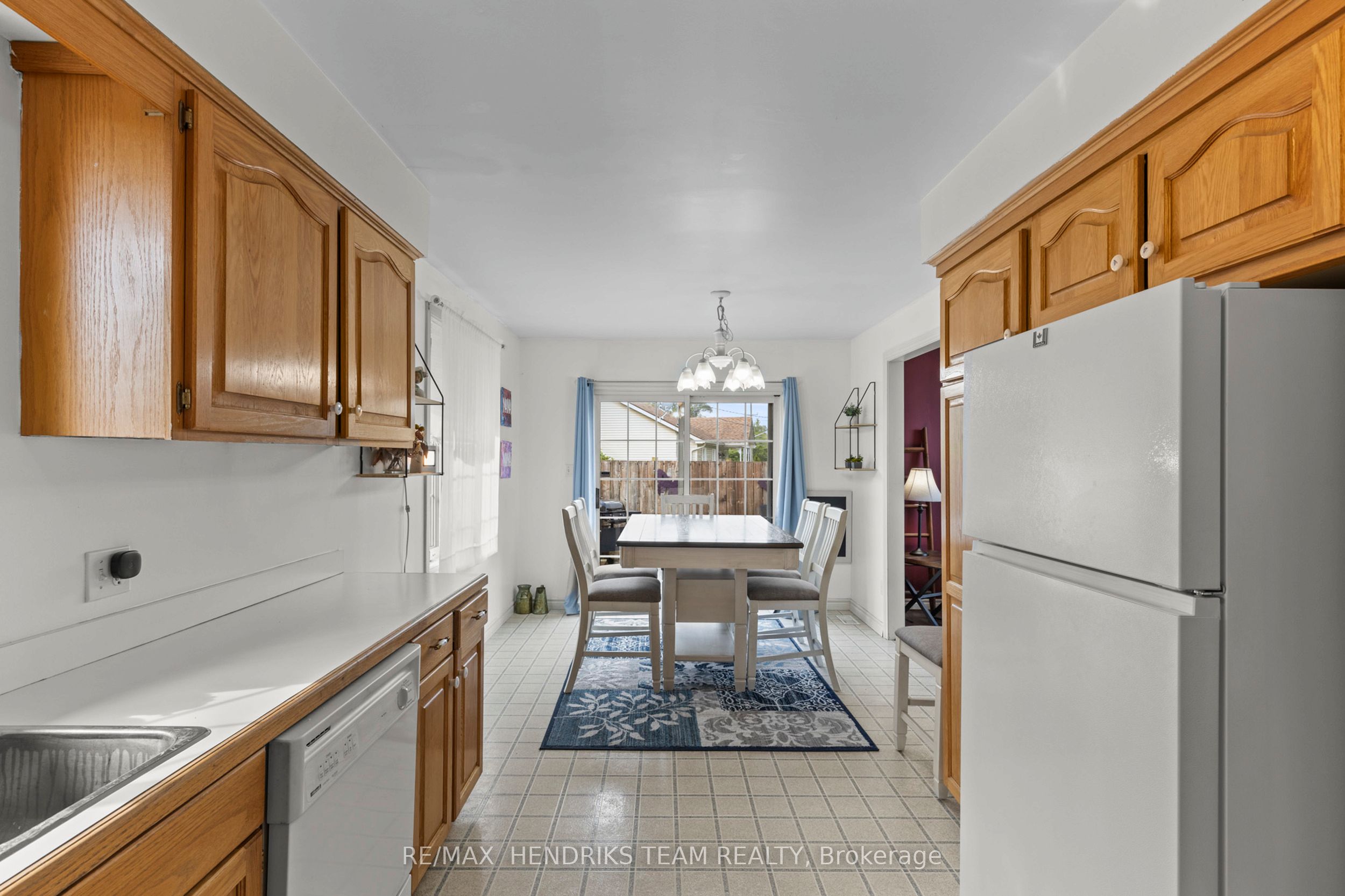 550 Albany Street Property Photo 16