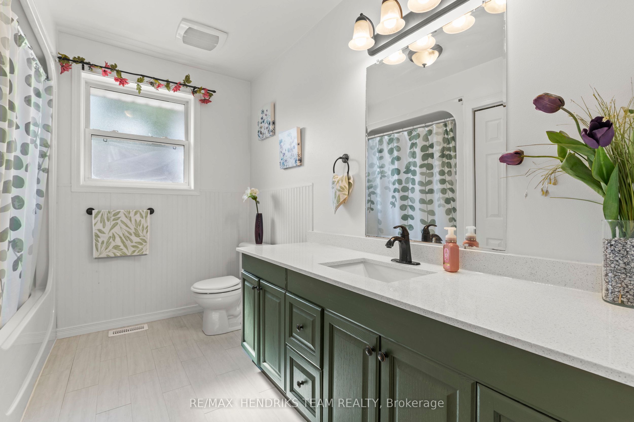 550 Albany Street Property Photo 24