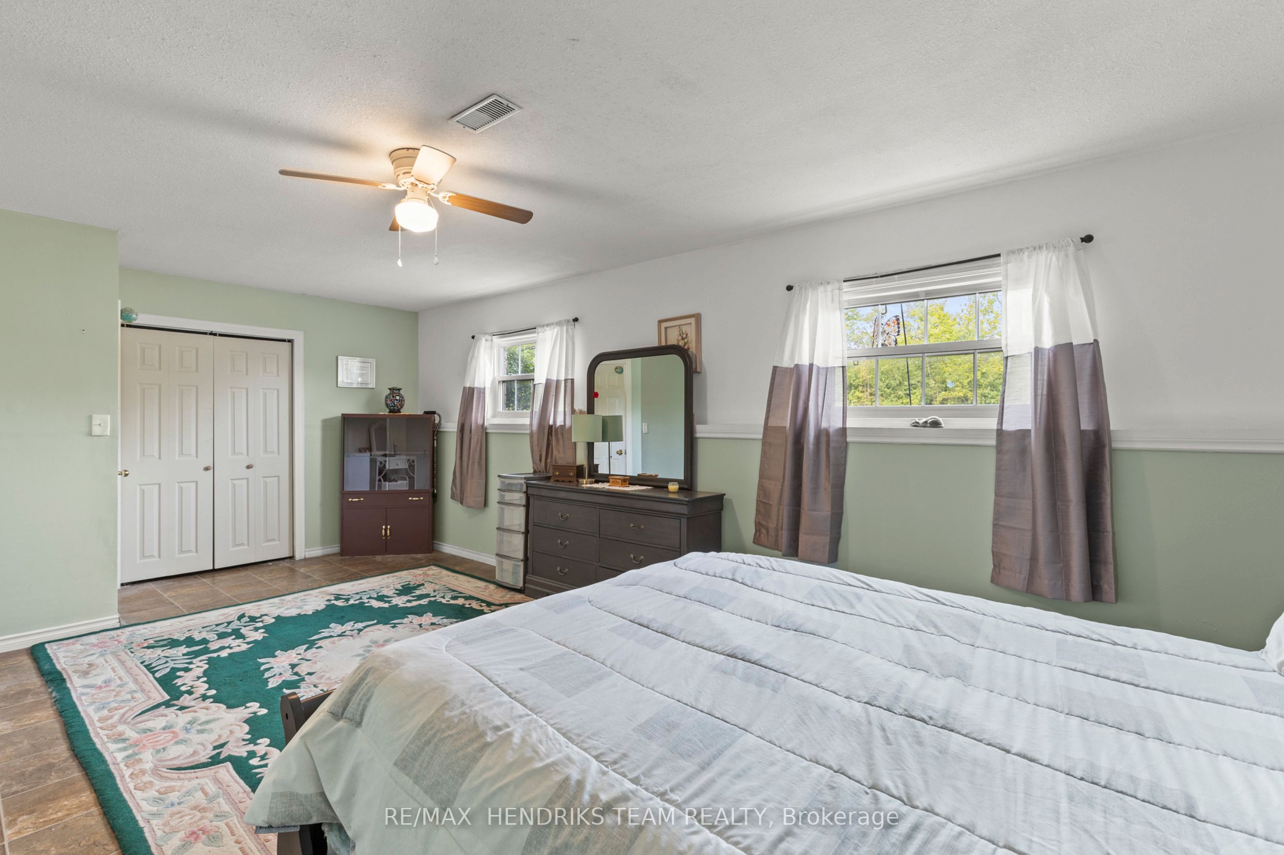 550 Albany Street Property Photo 33