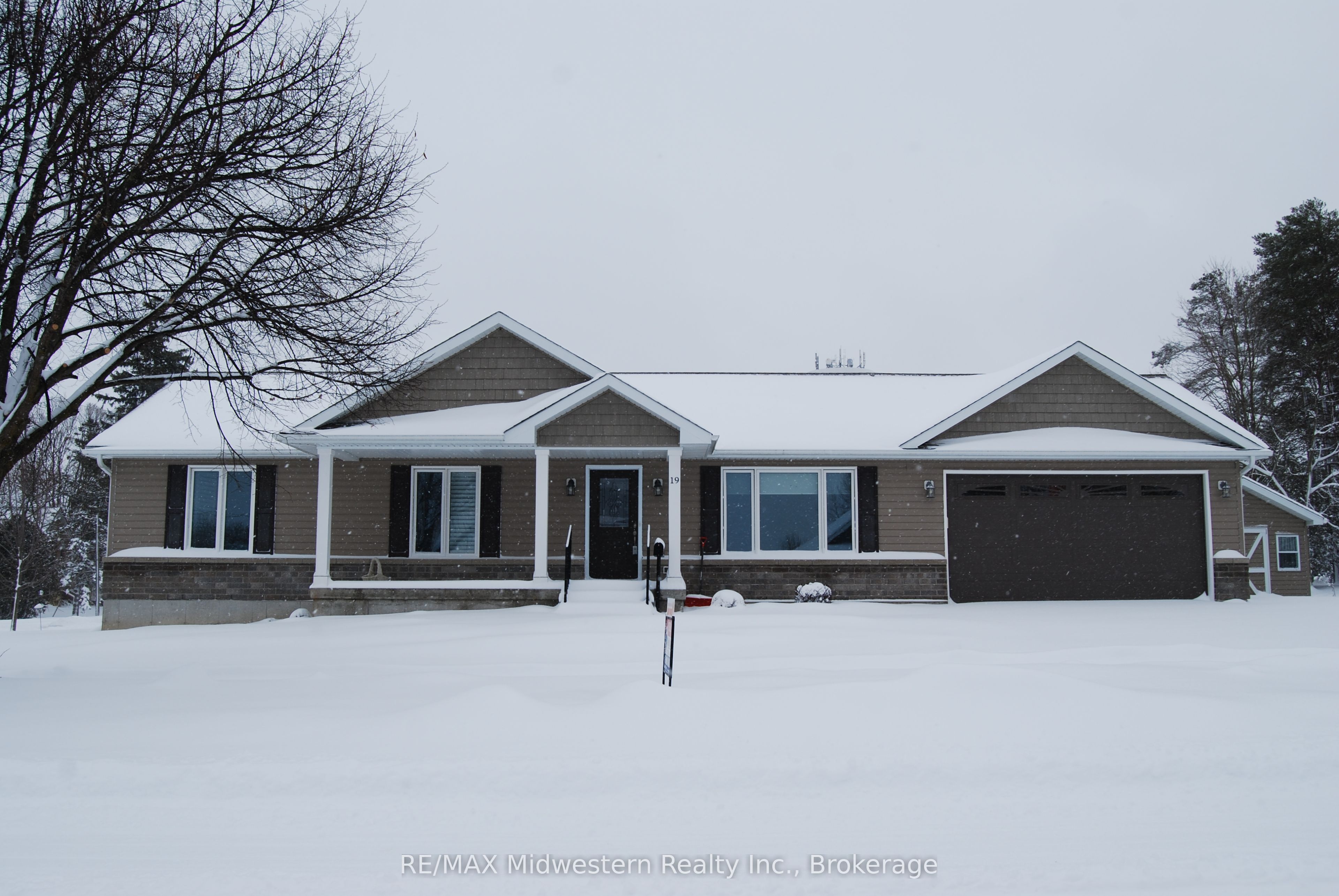 19 Allan Street Property Photo