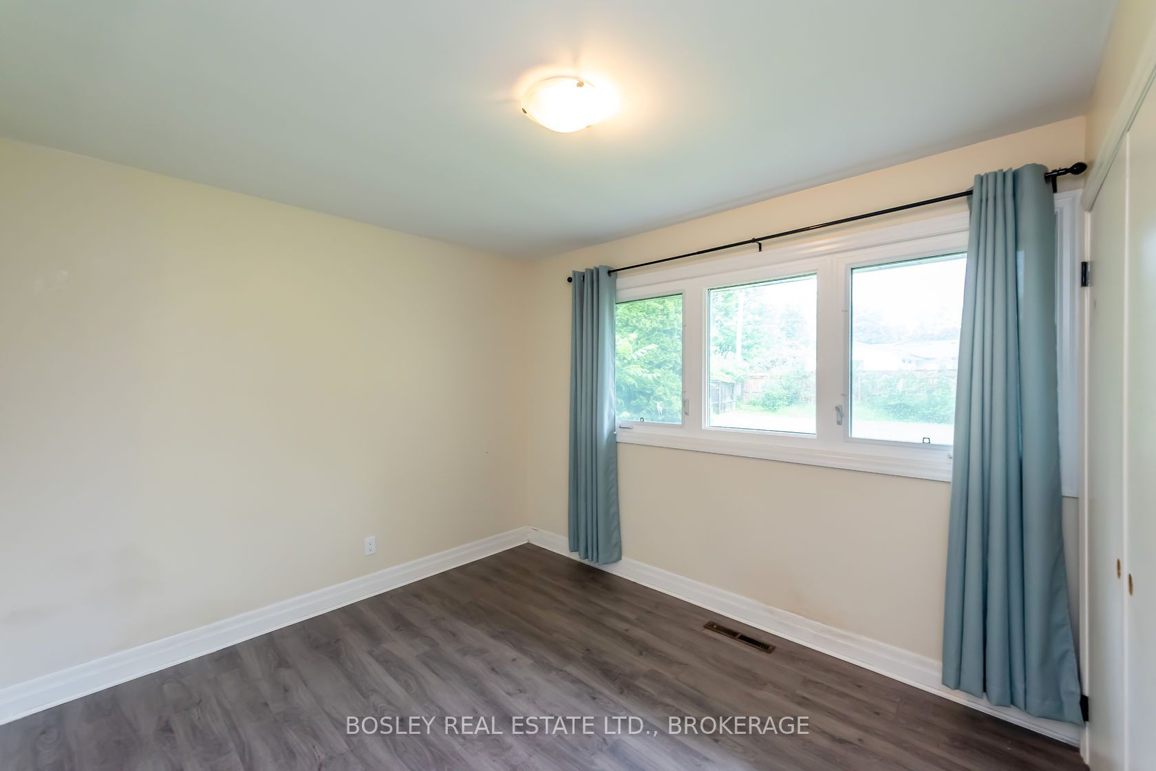 16 Strathmore Road Property Photo 10