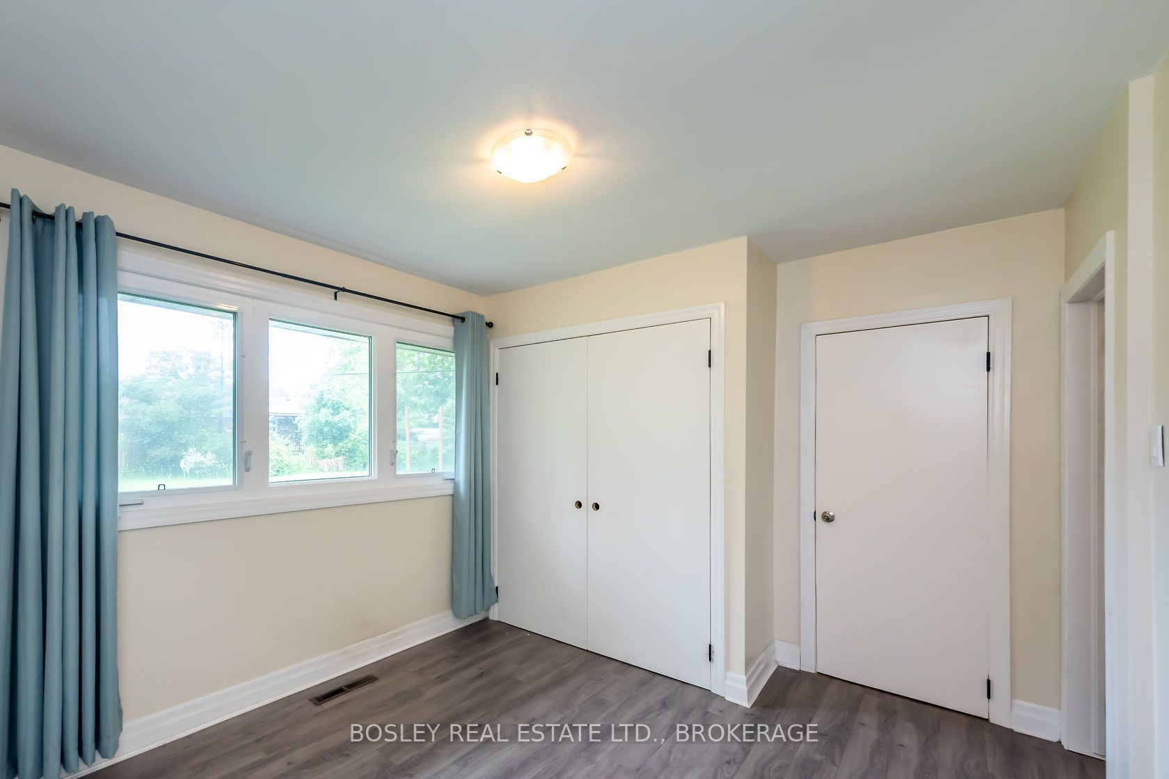 16 Strathmore Road Property Photo 11