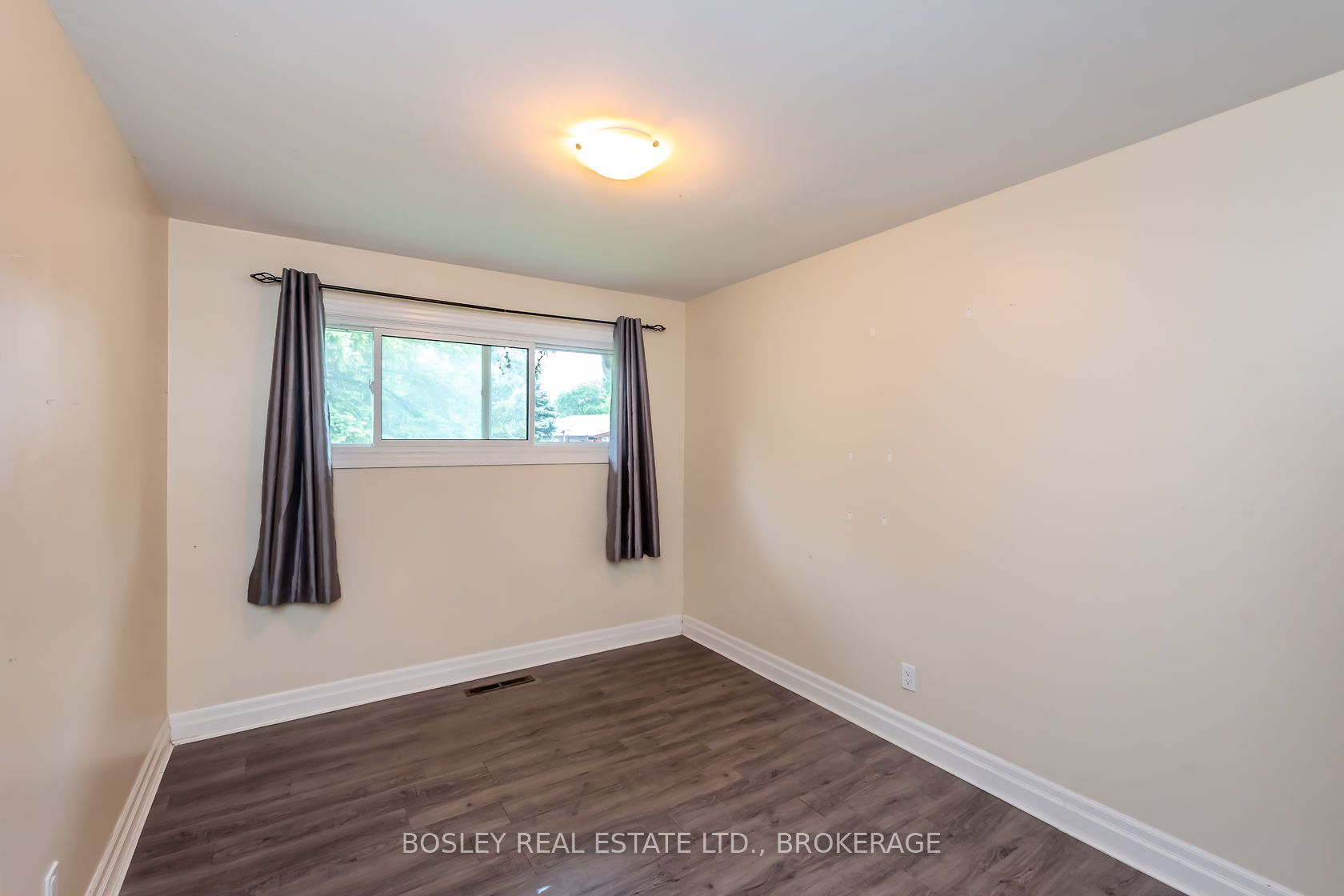 16 Strathmore Road Property Photo 15