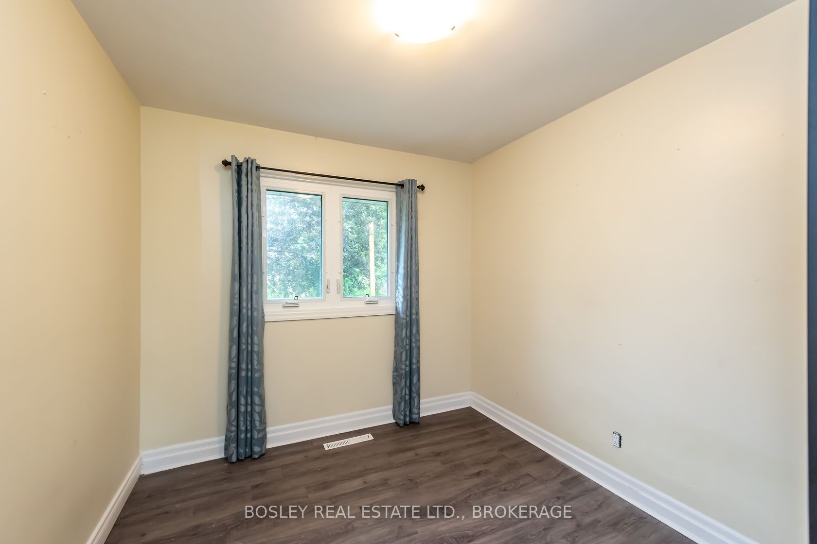 16 Strathmore Road Property Photo 17