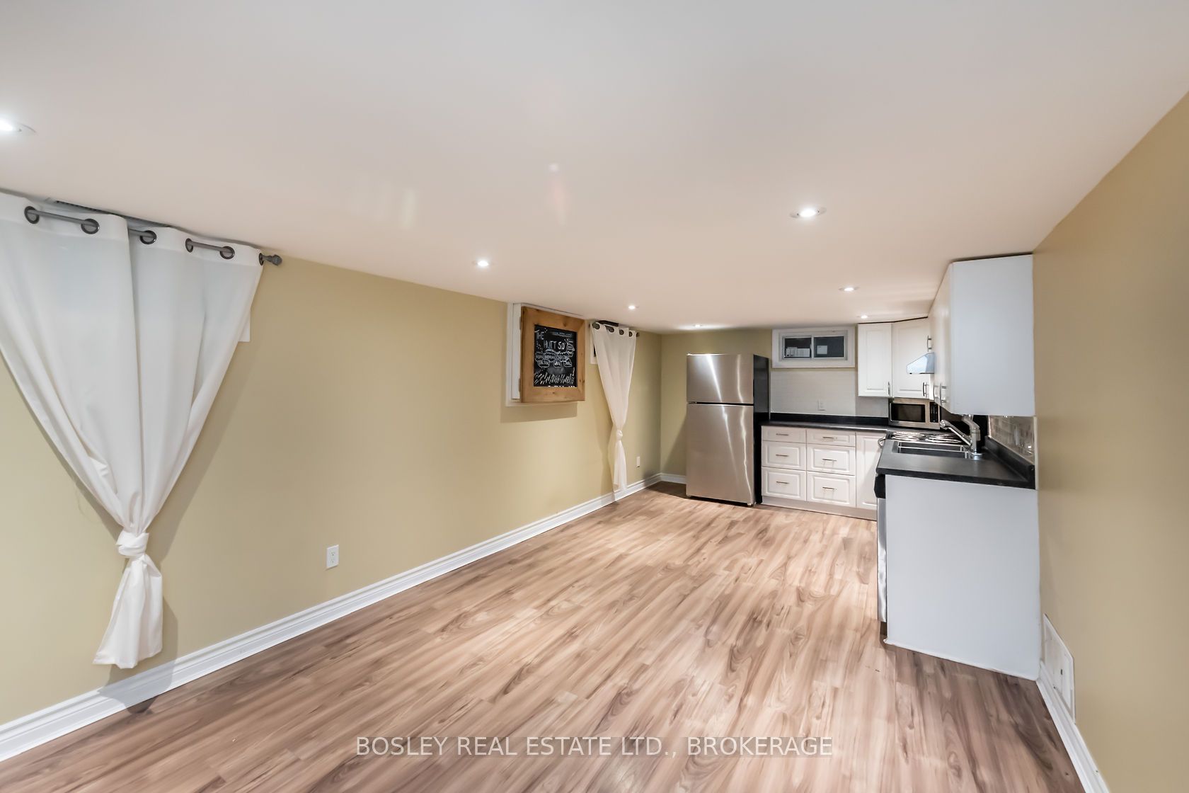 16 Strathmore Road Property Photo 20