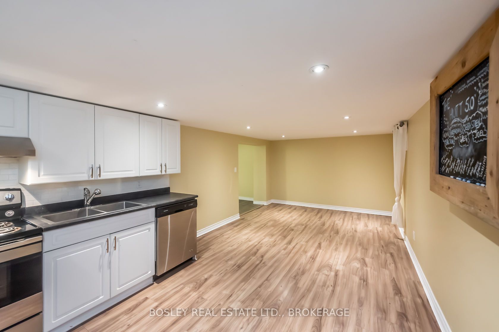 16 Strathmore Road Property Photo 23