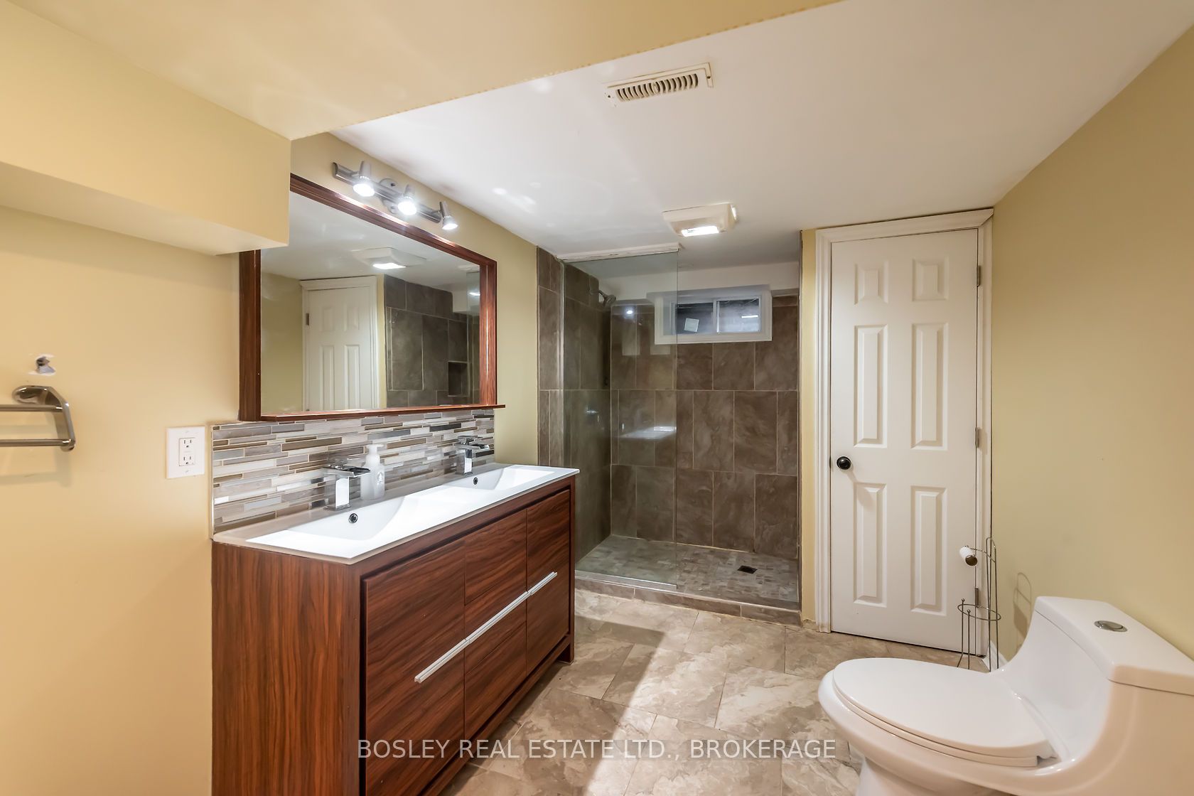 16 Strathmore Road Property Photo 24