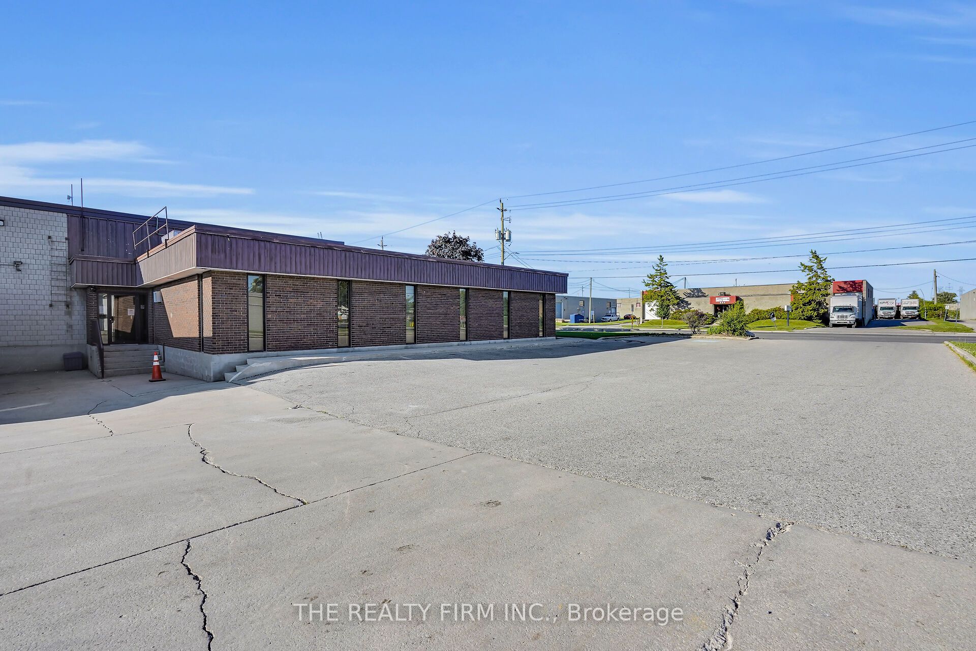 993 Adelaide Street Property Photo 3