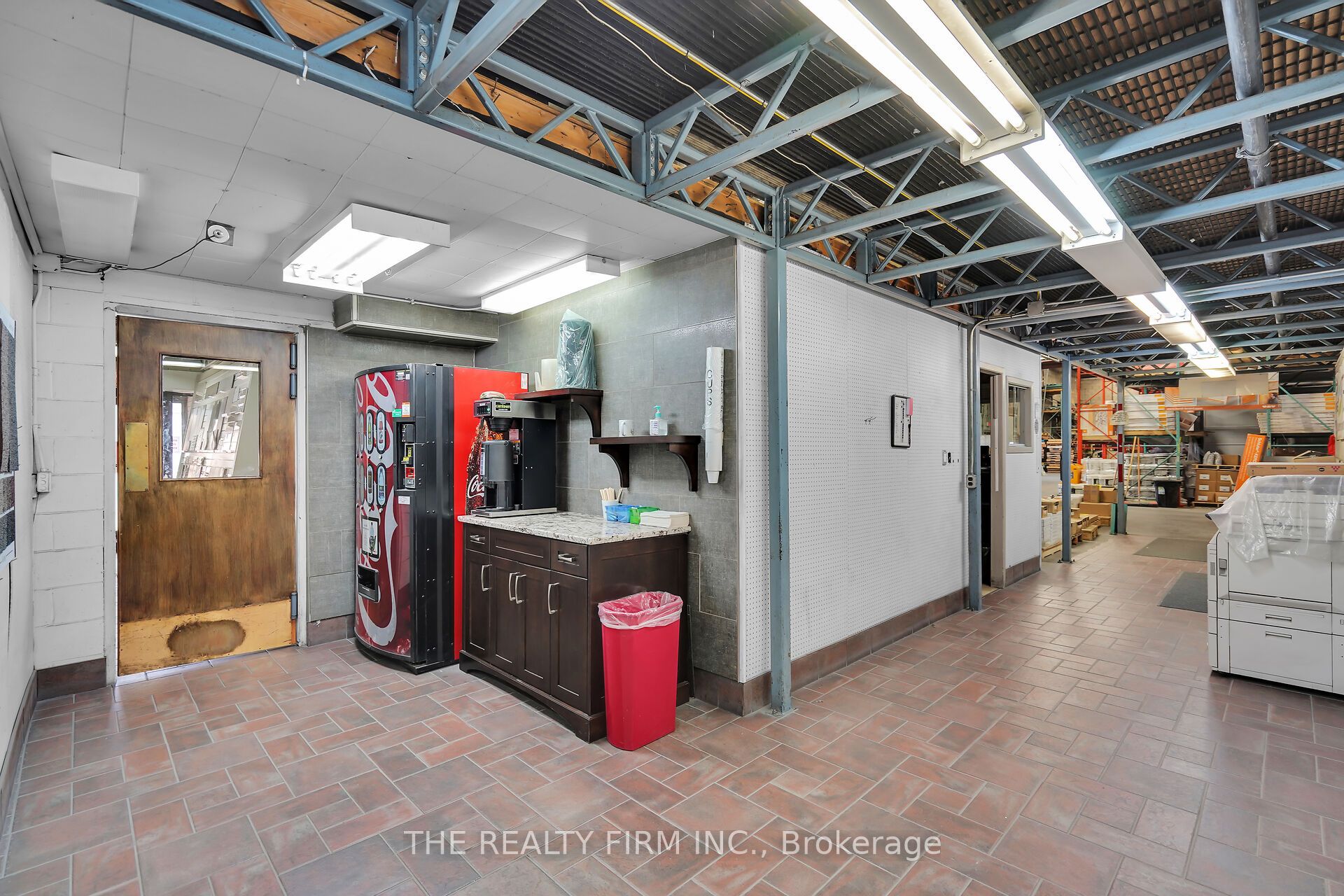 993 Adelaide Street Property Photo 19