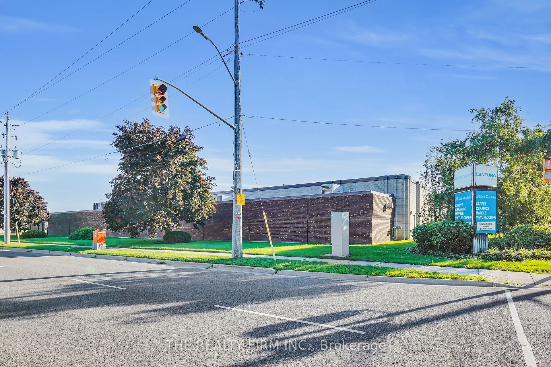 993 Adelaide Street Property Photo 32