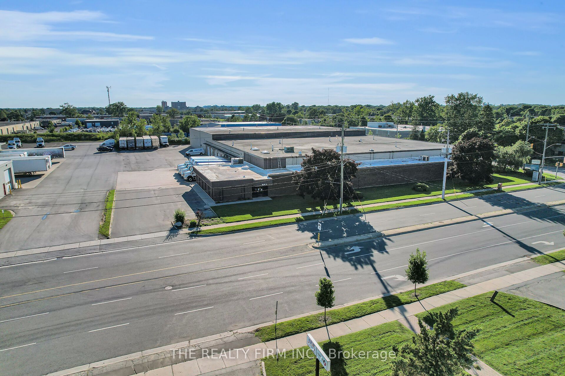 993 Adelaide Street Property Photo 38