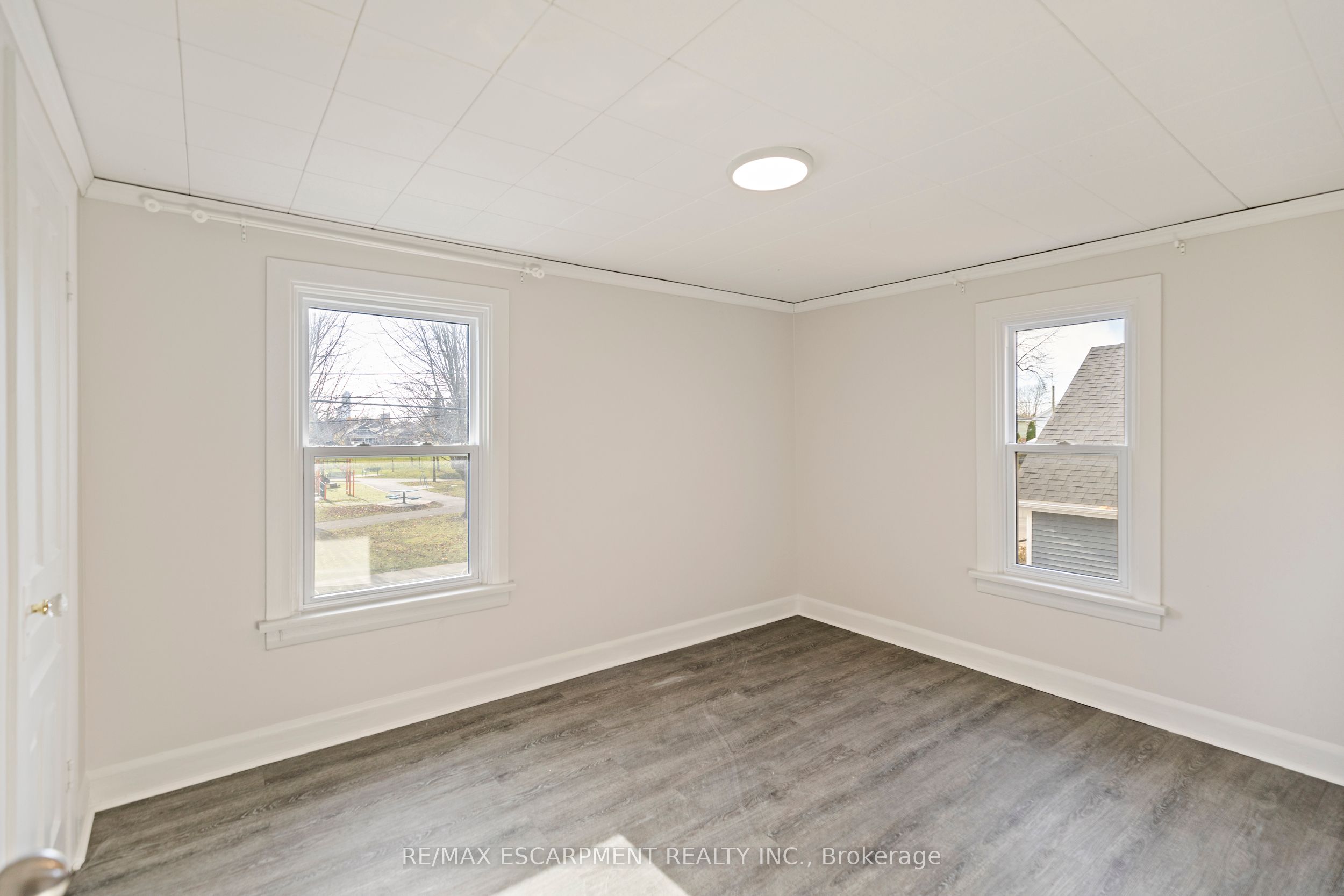 4599 Fourth Avenue Property Photo 24