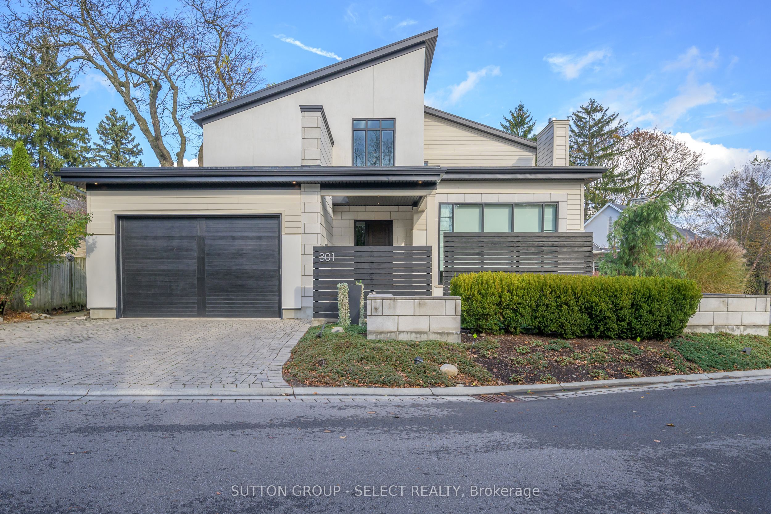 301 Waterstone Place Property Photo 3