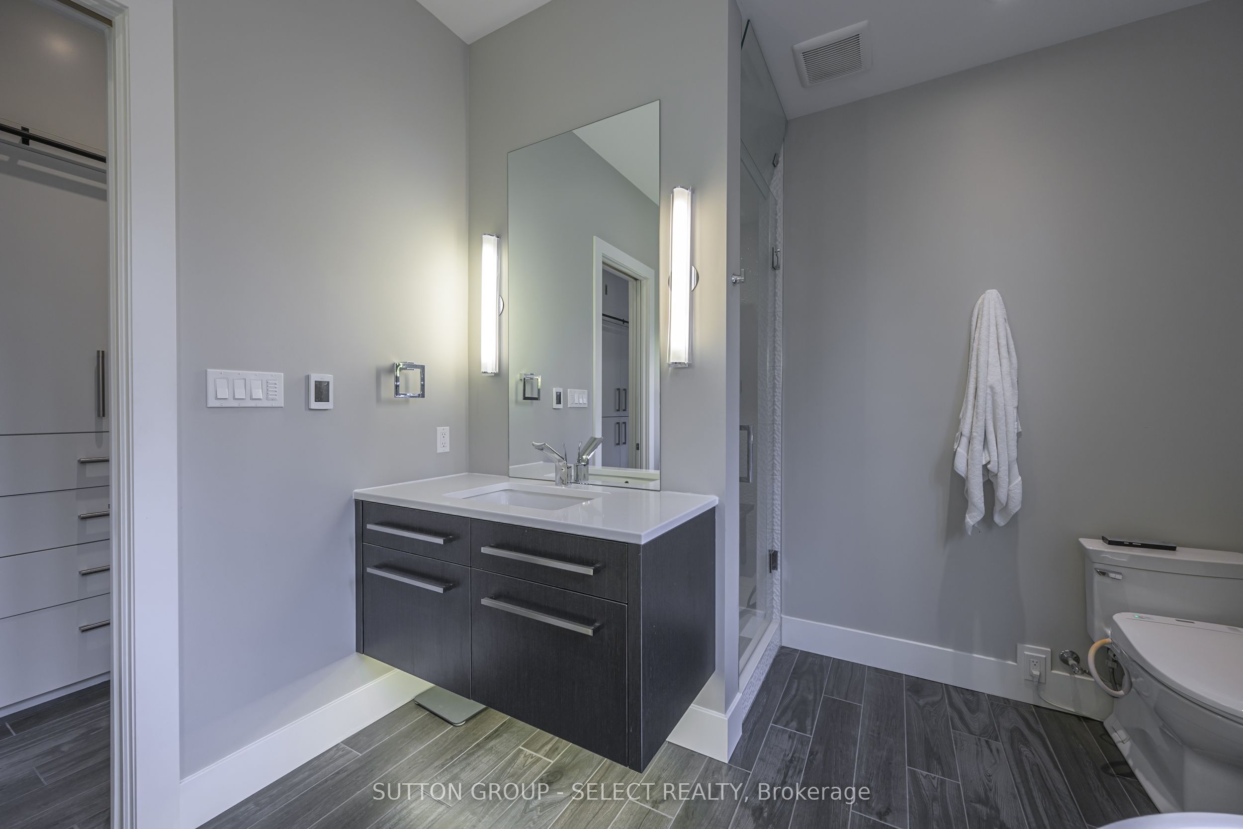 301 Waterstone Place Property Photo 16