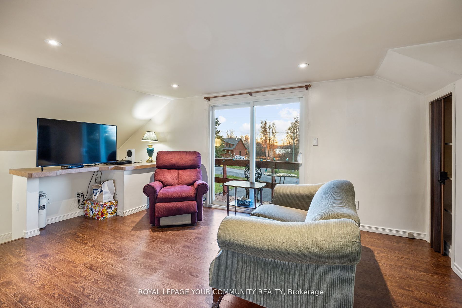 79 Ball Point Road Property Photo 8