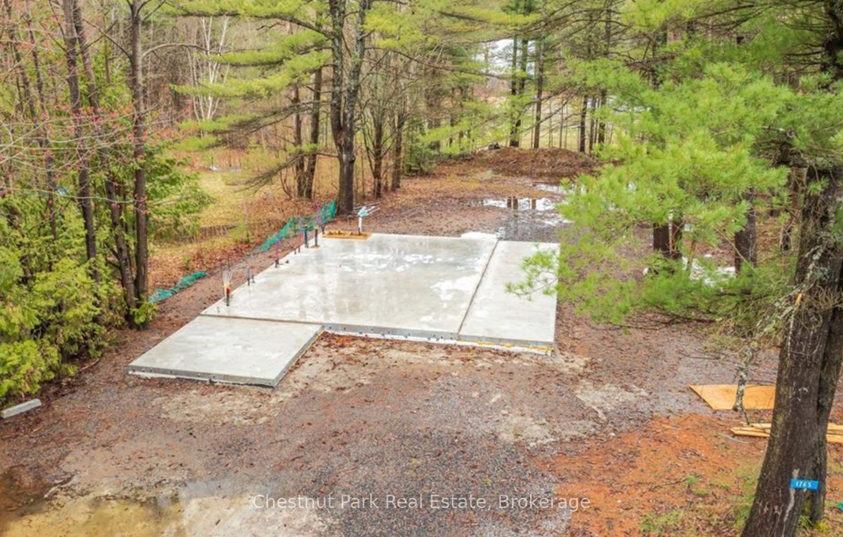 1765 Gravenhurst Parkway Property Photo 3