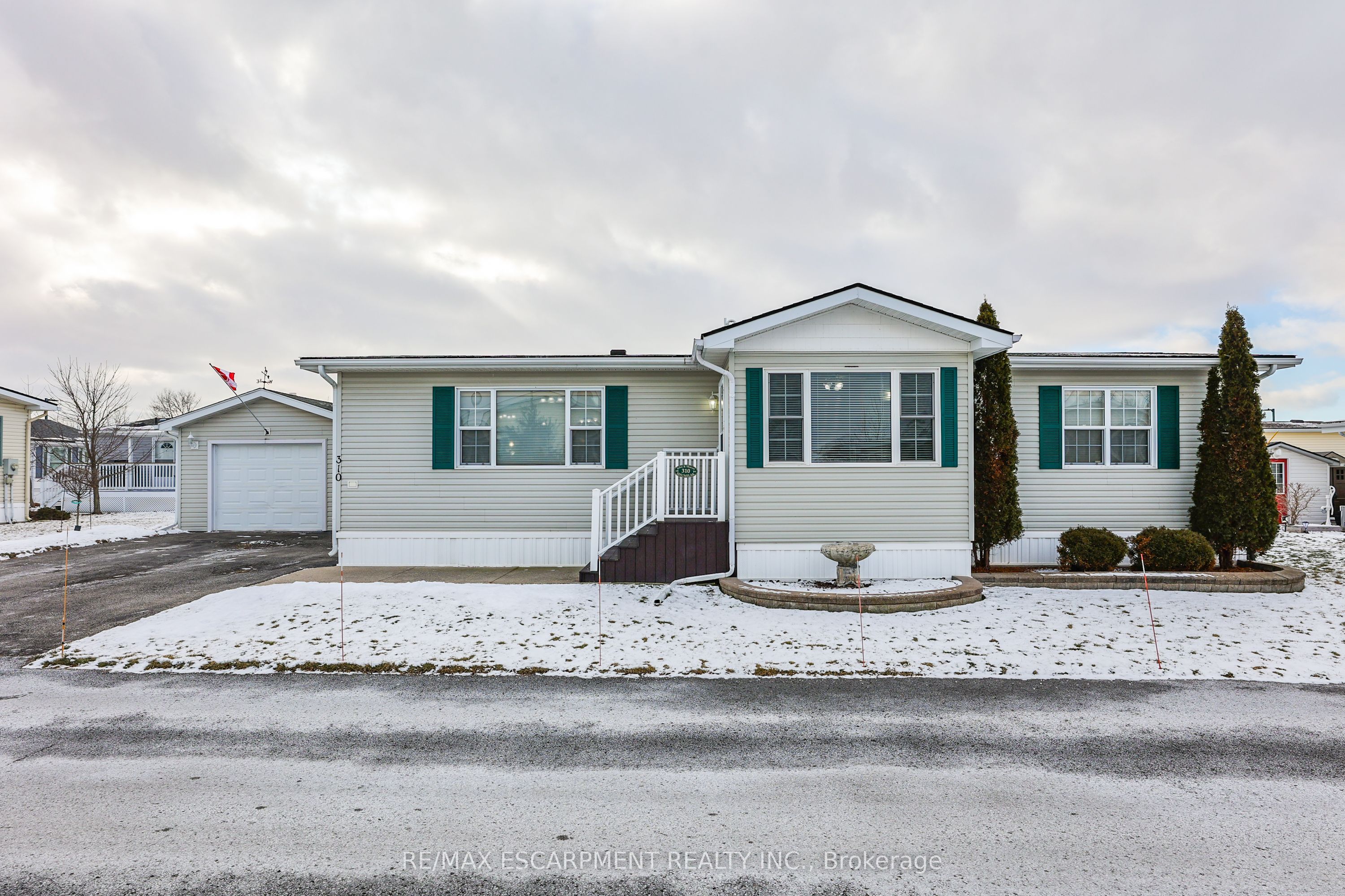 #310 - 3033 Townline Road Property Photo 1