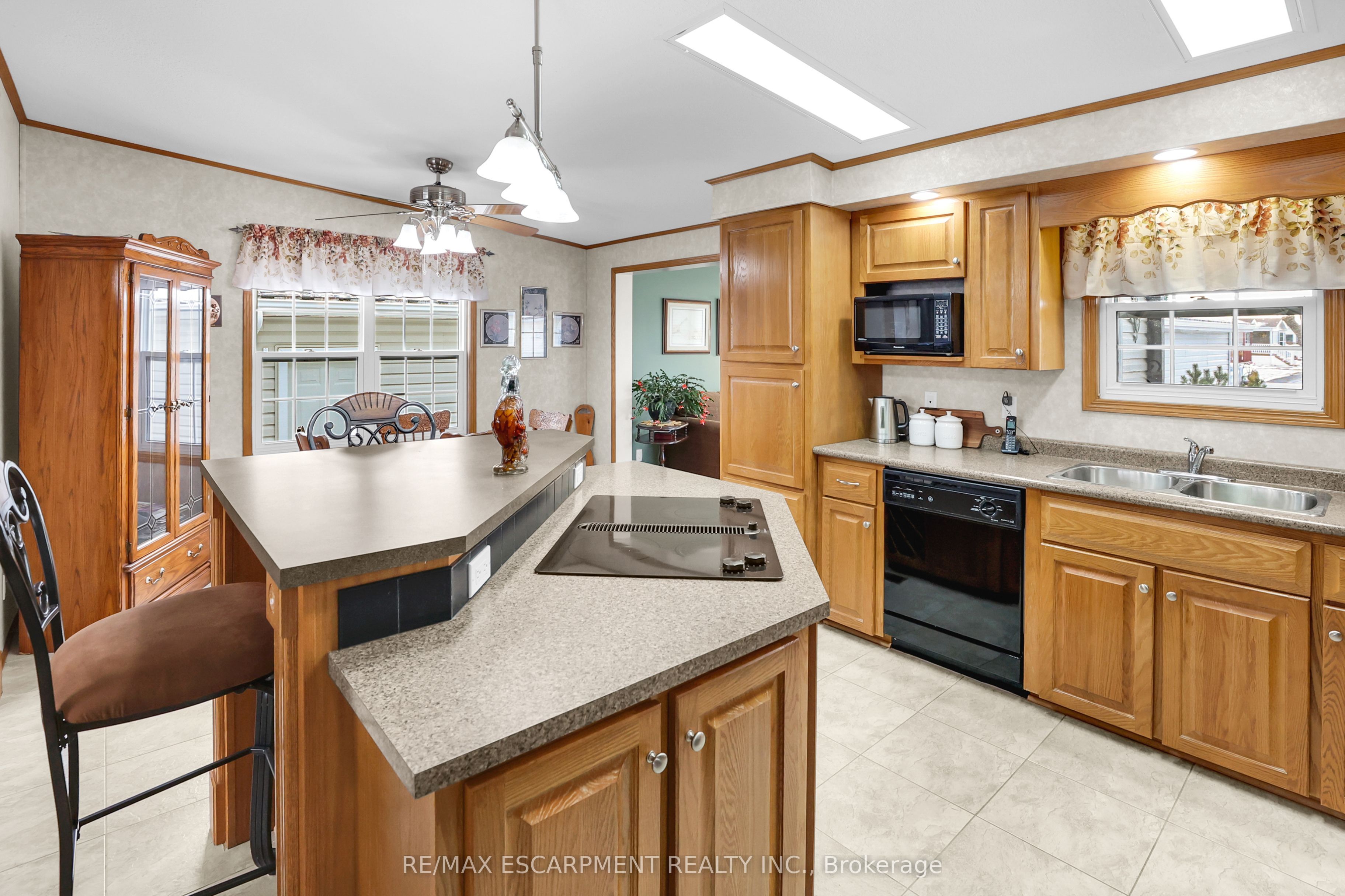 #310 - 3033 Townline Road Property Photo 7
