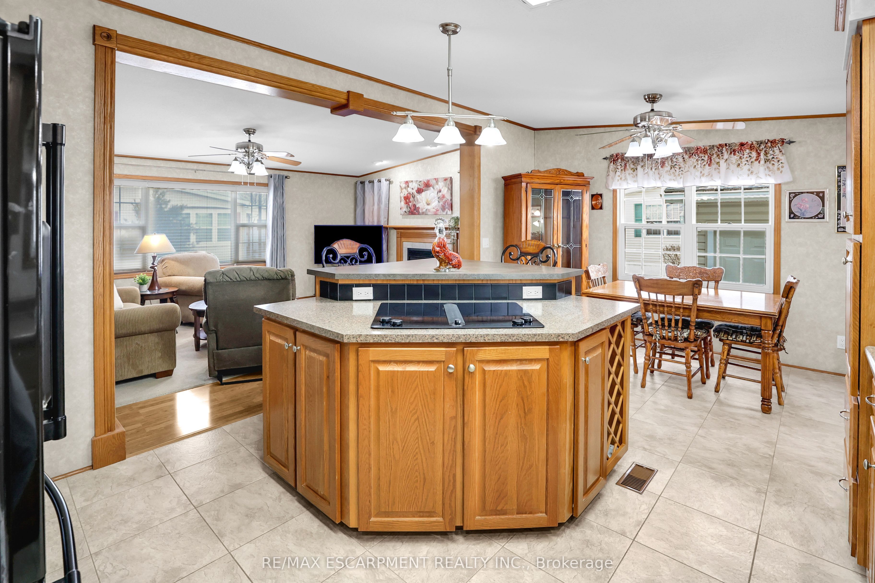 #310 - 3033 Townline Road Property Photo 8