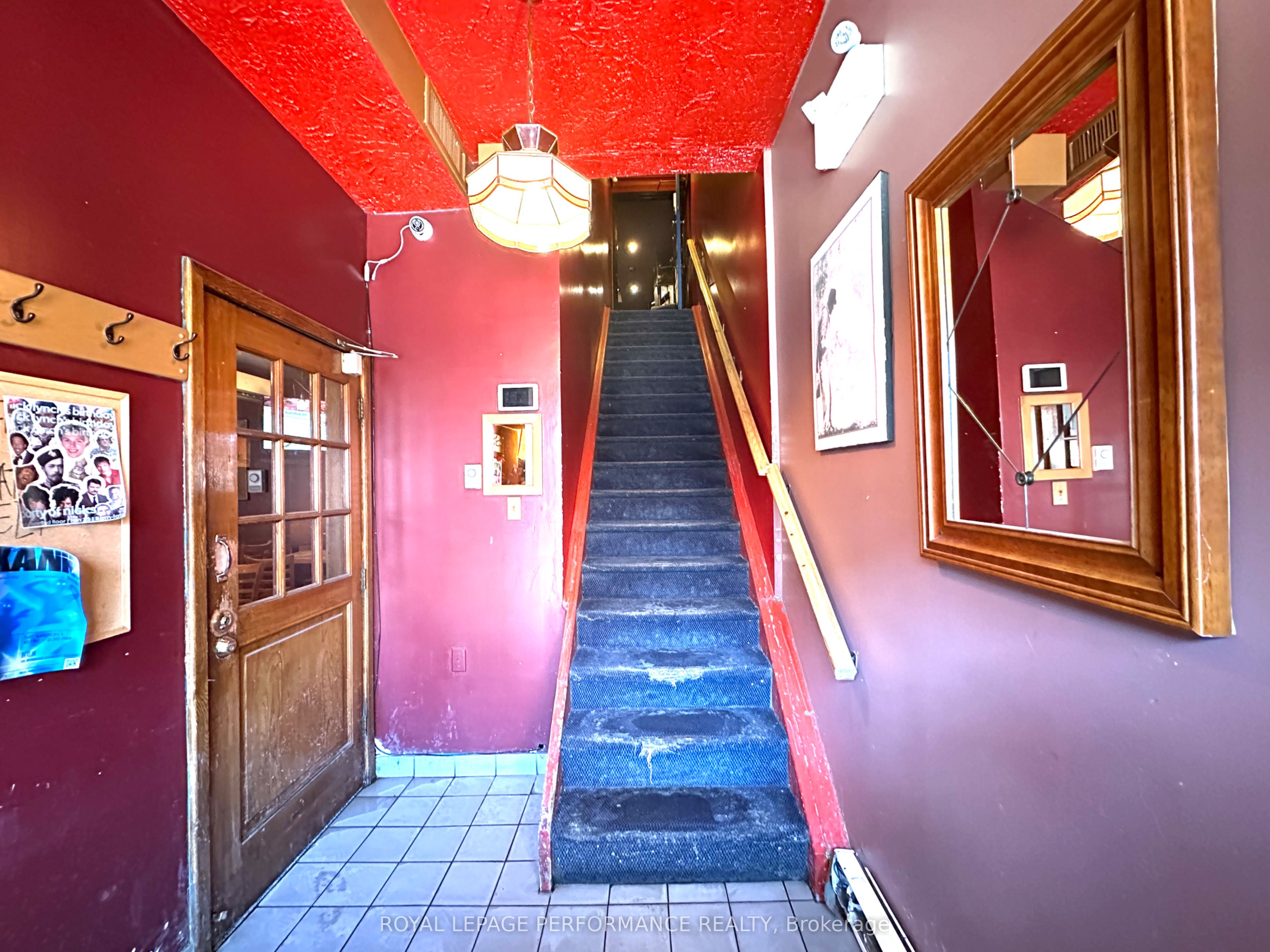 495 Somerset Street Property Photo 2