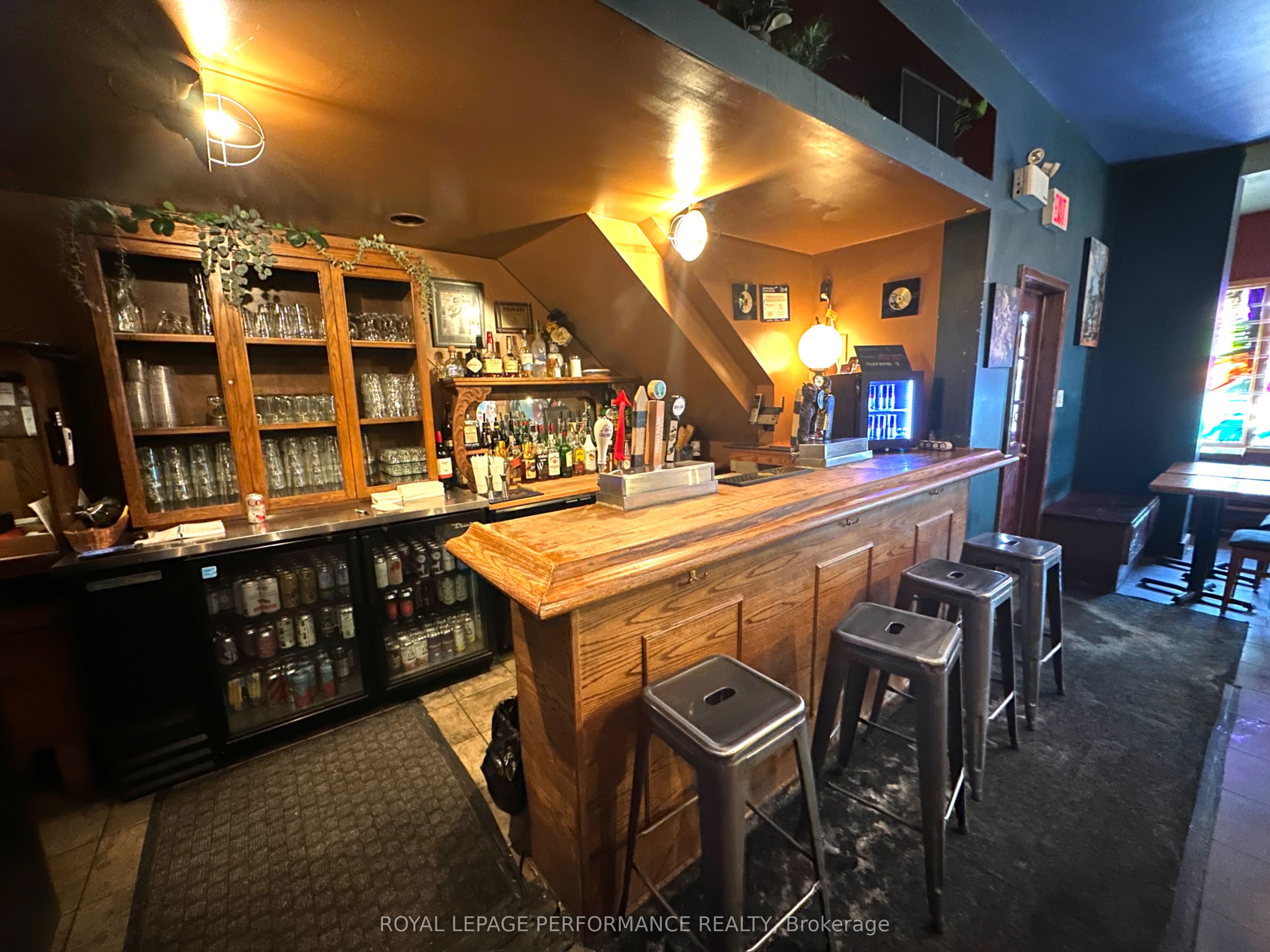 495 Somerset Street Property Photo 9