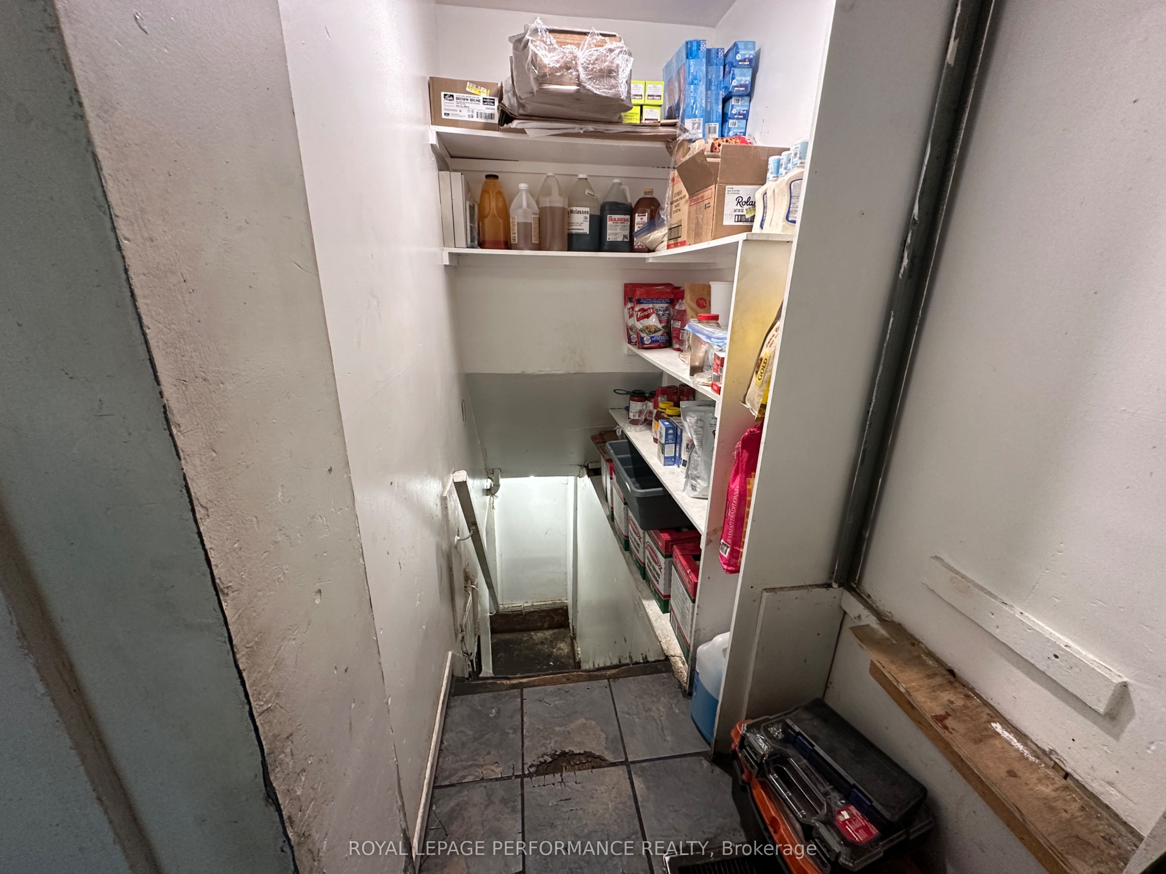 495 Somerset Street Property Photo 12
