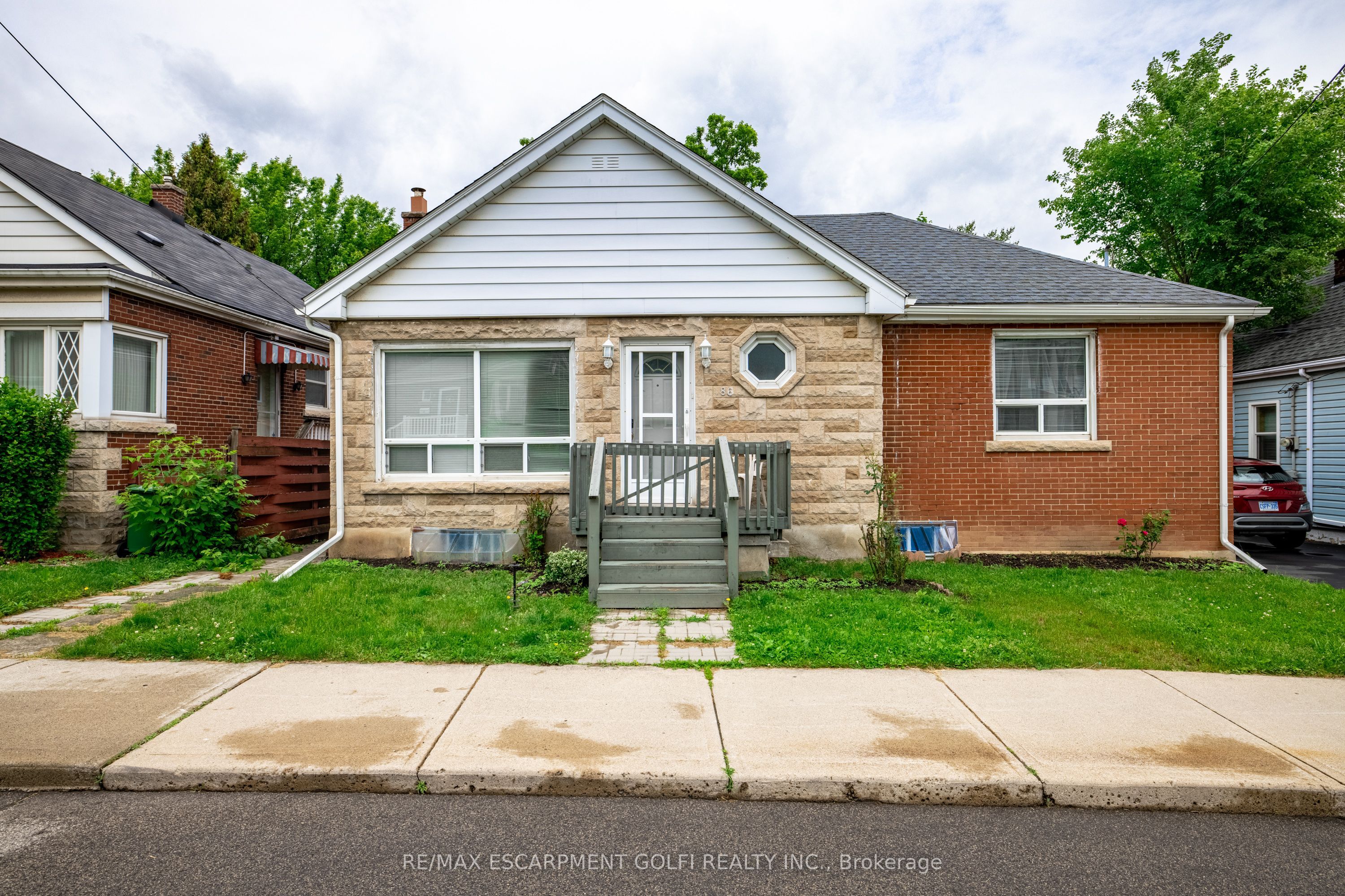 86 Whitney Avenue Property Photo 1