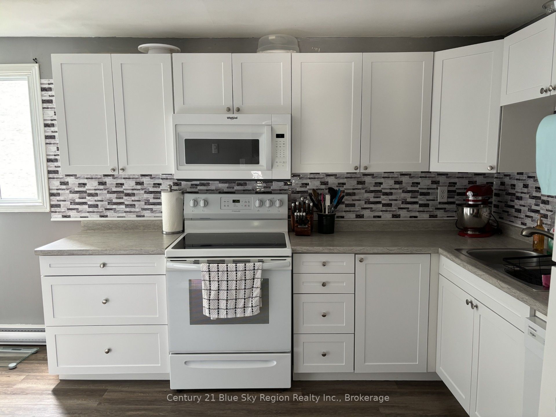1149 Cassells Street Property Photo 4