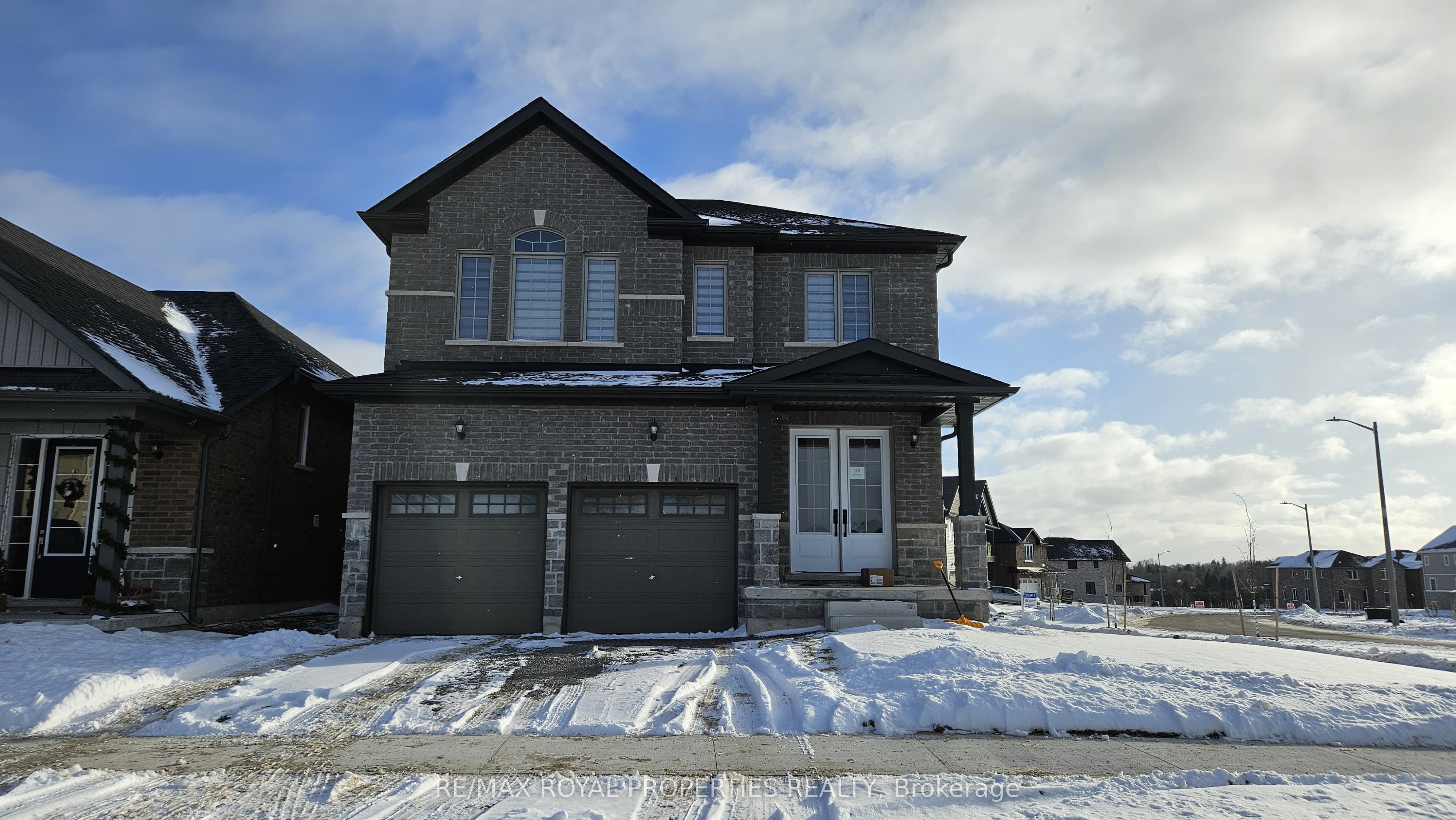 #main - 672 Lemay Grove Property Photo 1