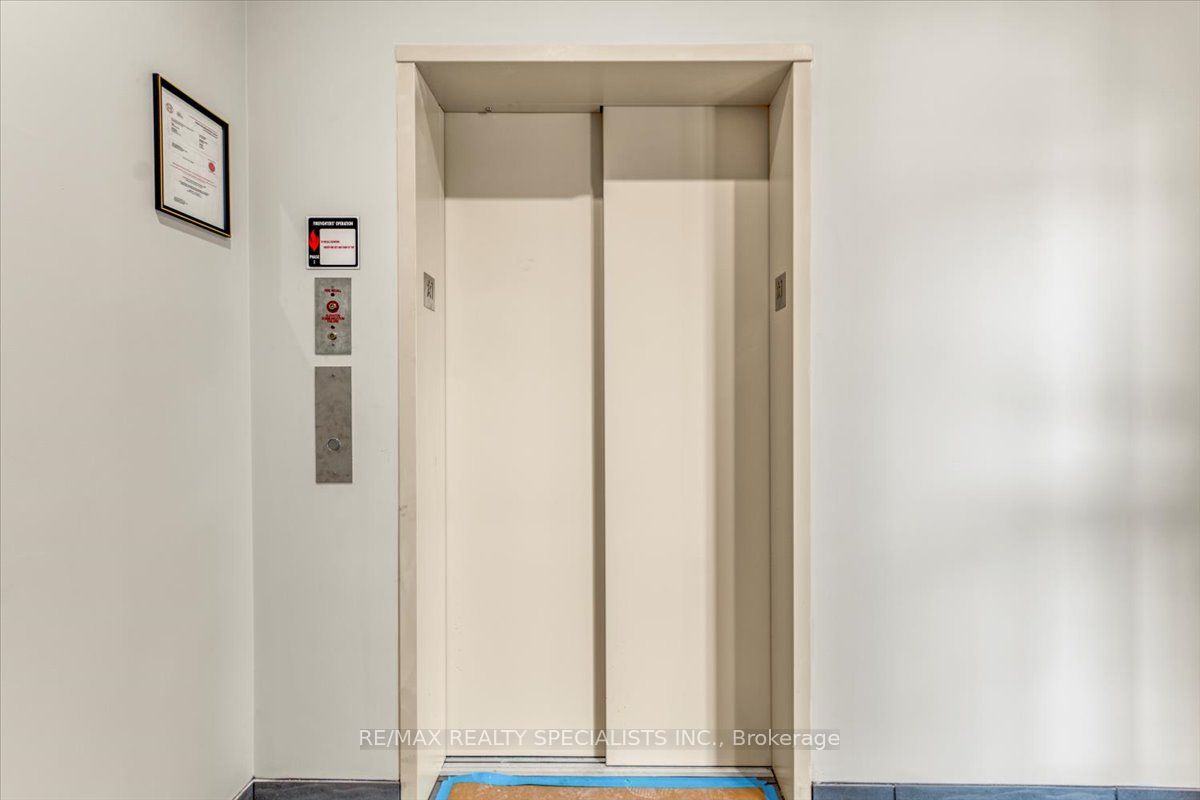 #unit 13 - 561 York Road Property Photo 18