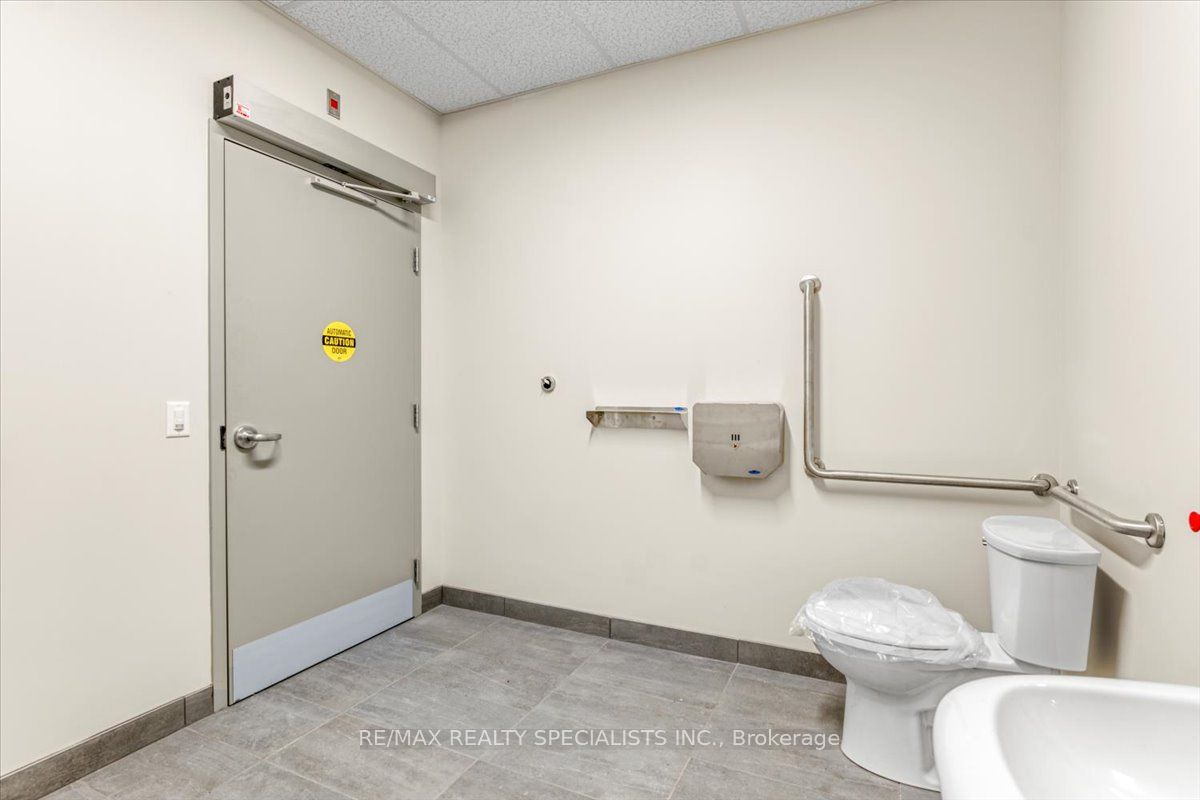 #unit 13 - 561 York Road Property Photo 20