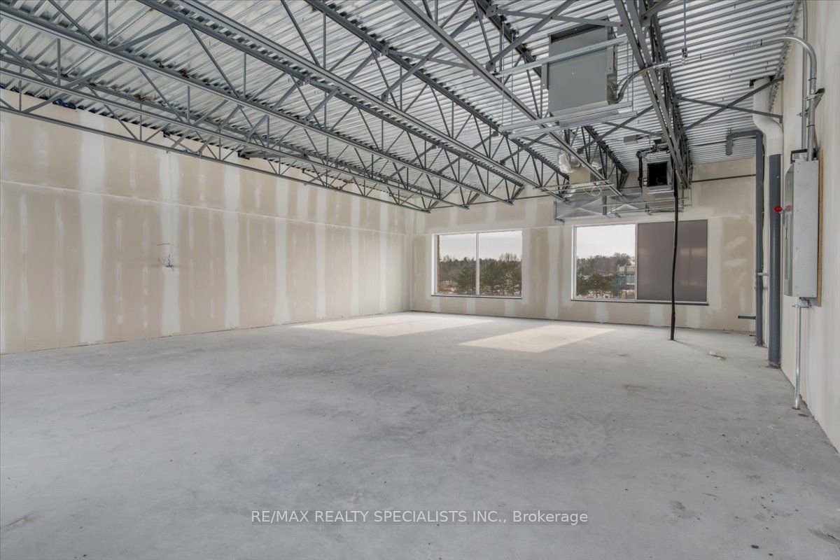 #19 - 561 York Road Property Photo 20