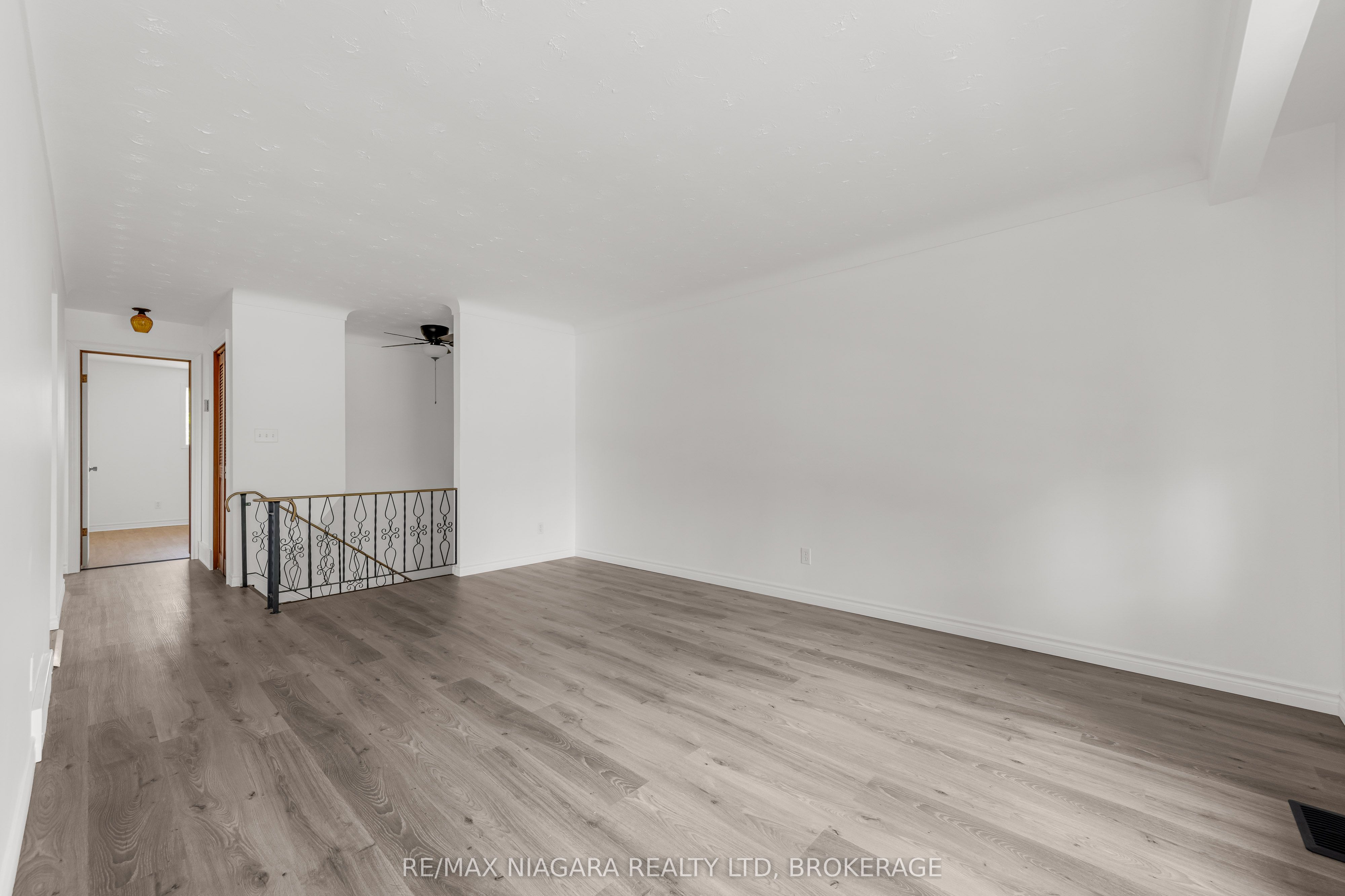 19 Colonial Street Property Photo 3