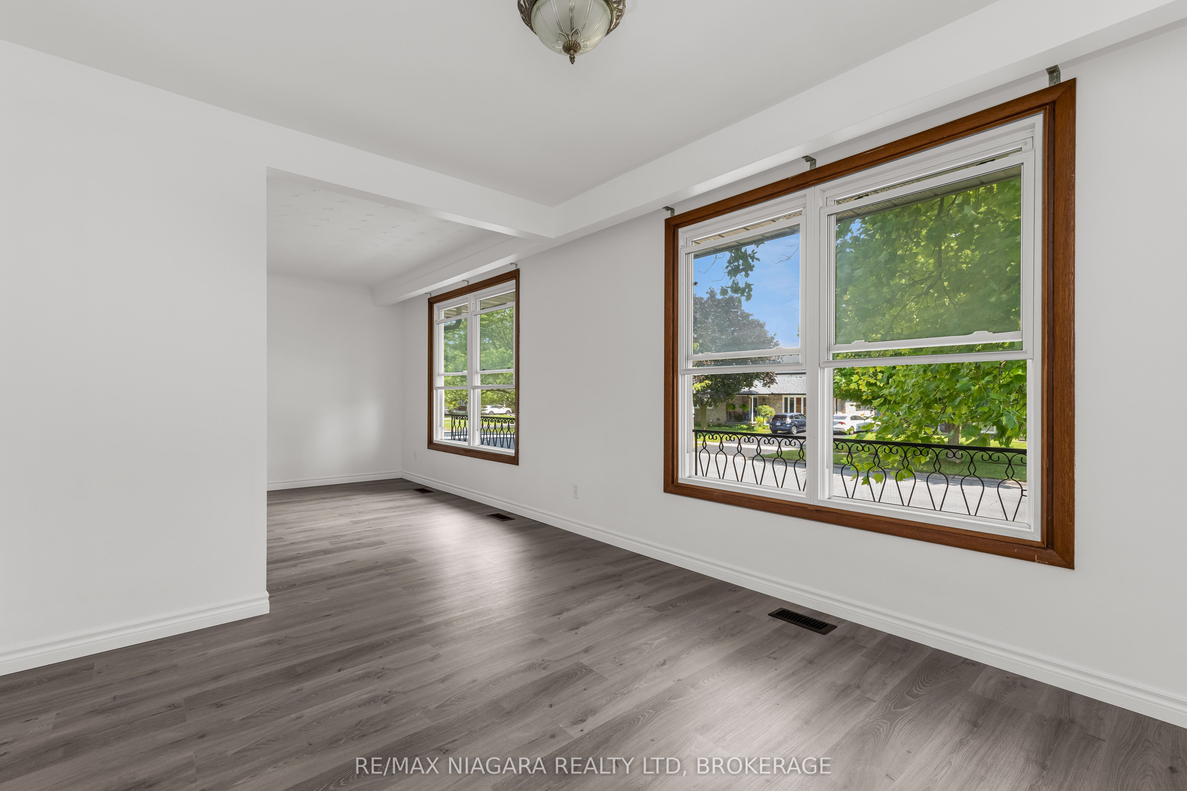 19 Colonial Street Property Photo 8
