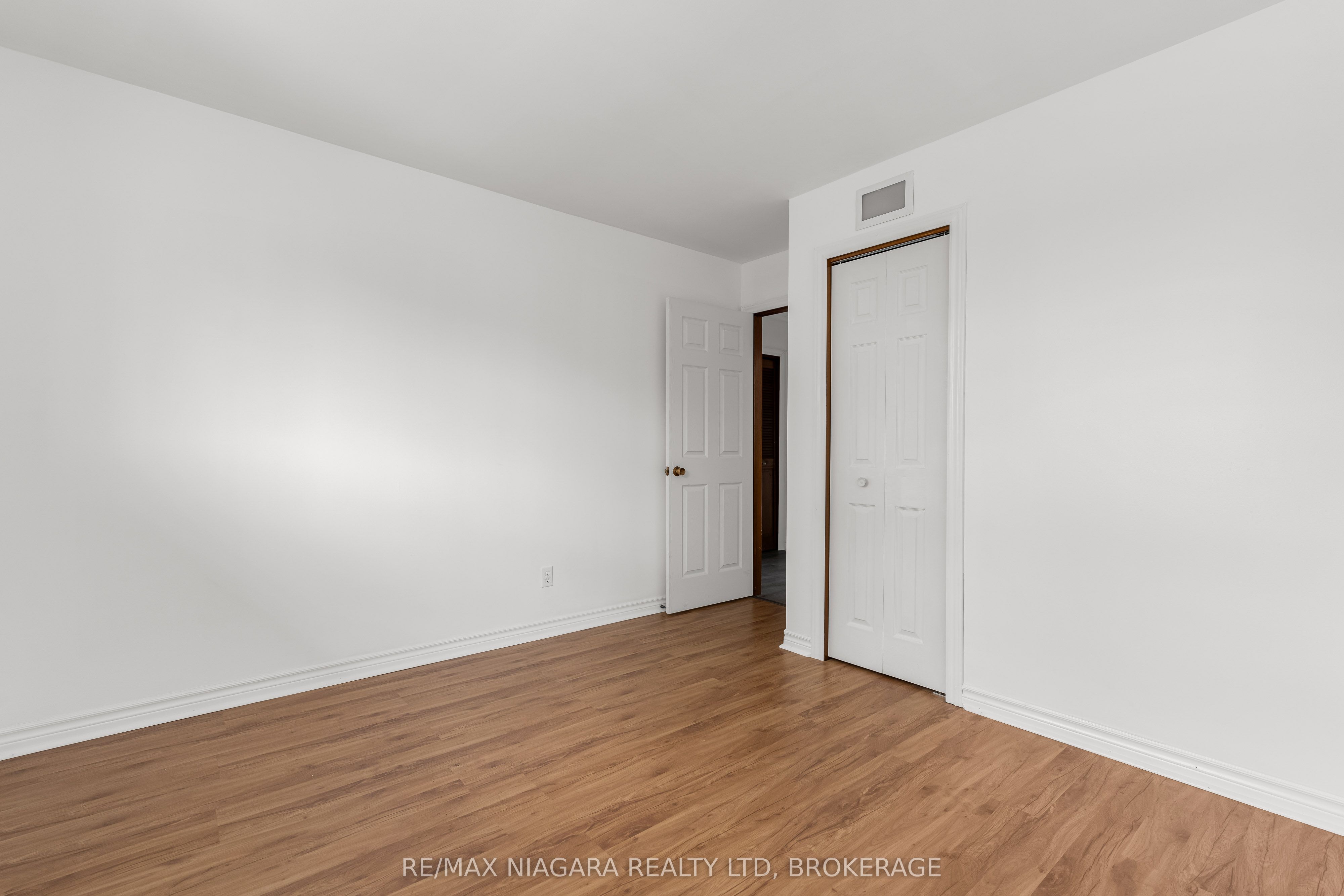 19 Colonial Street Property Photo 14