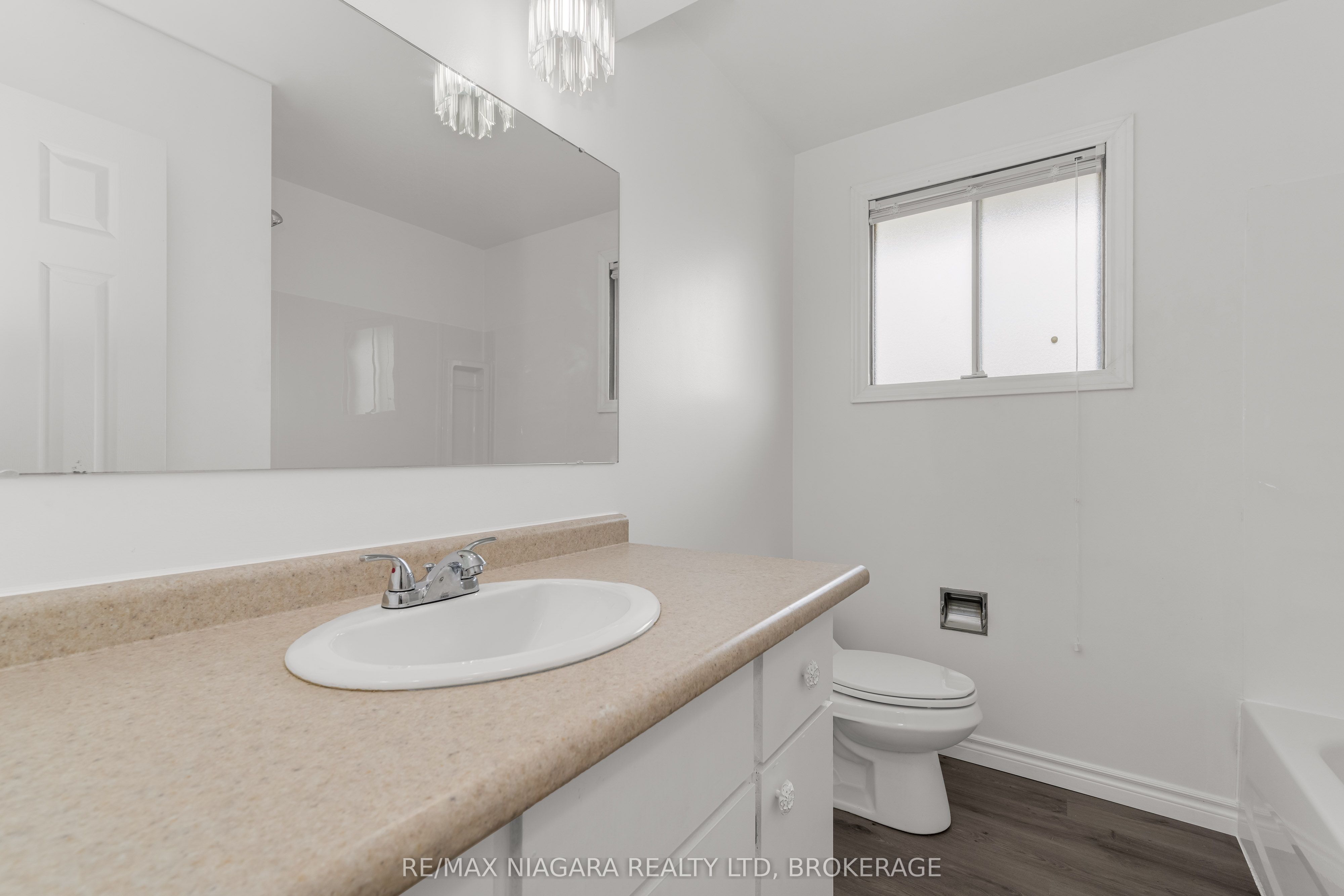 19 Colonial Street Property Photo 15