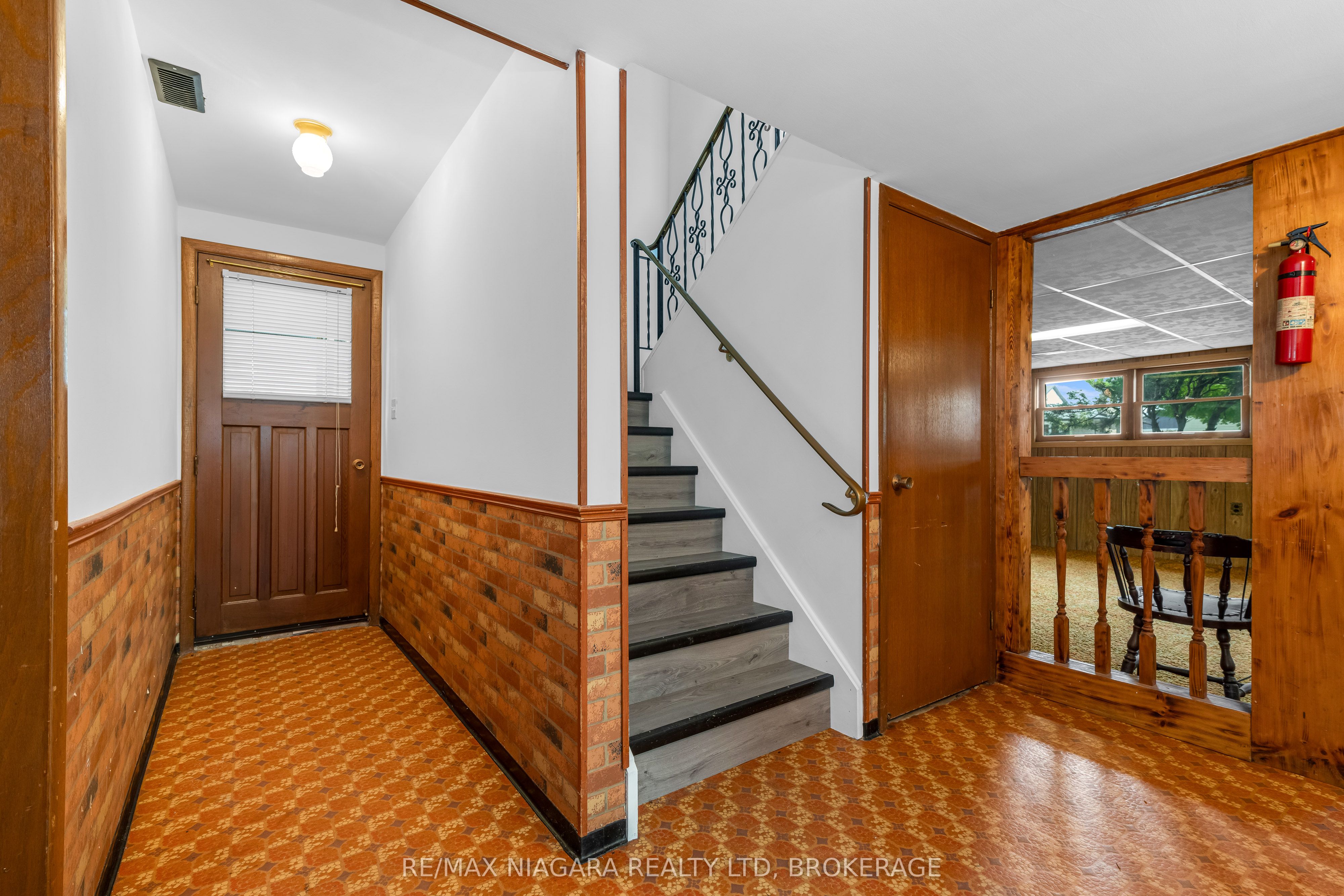 19 Colonial Street Property Photo 17