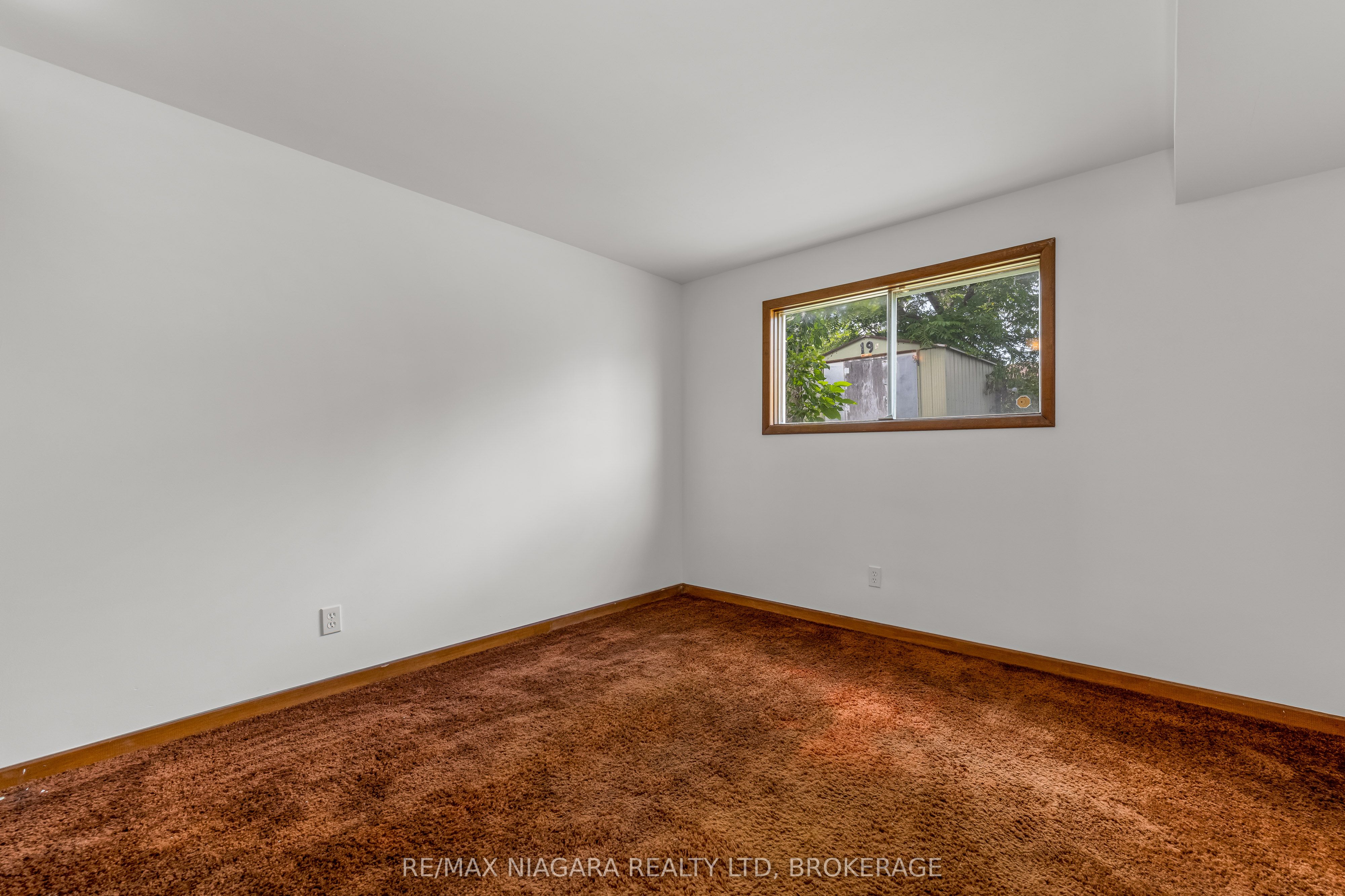19 Colonial Street Property Photo 18