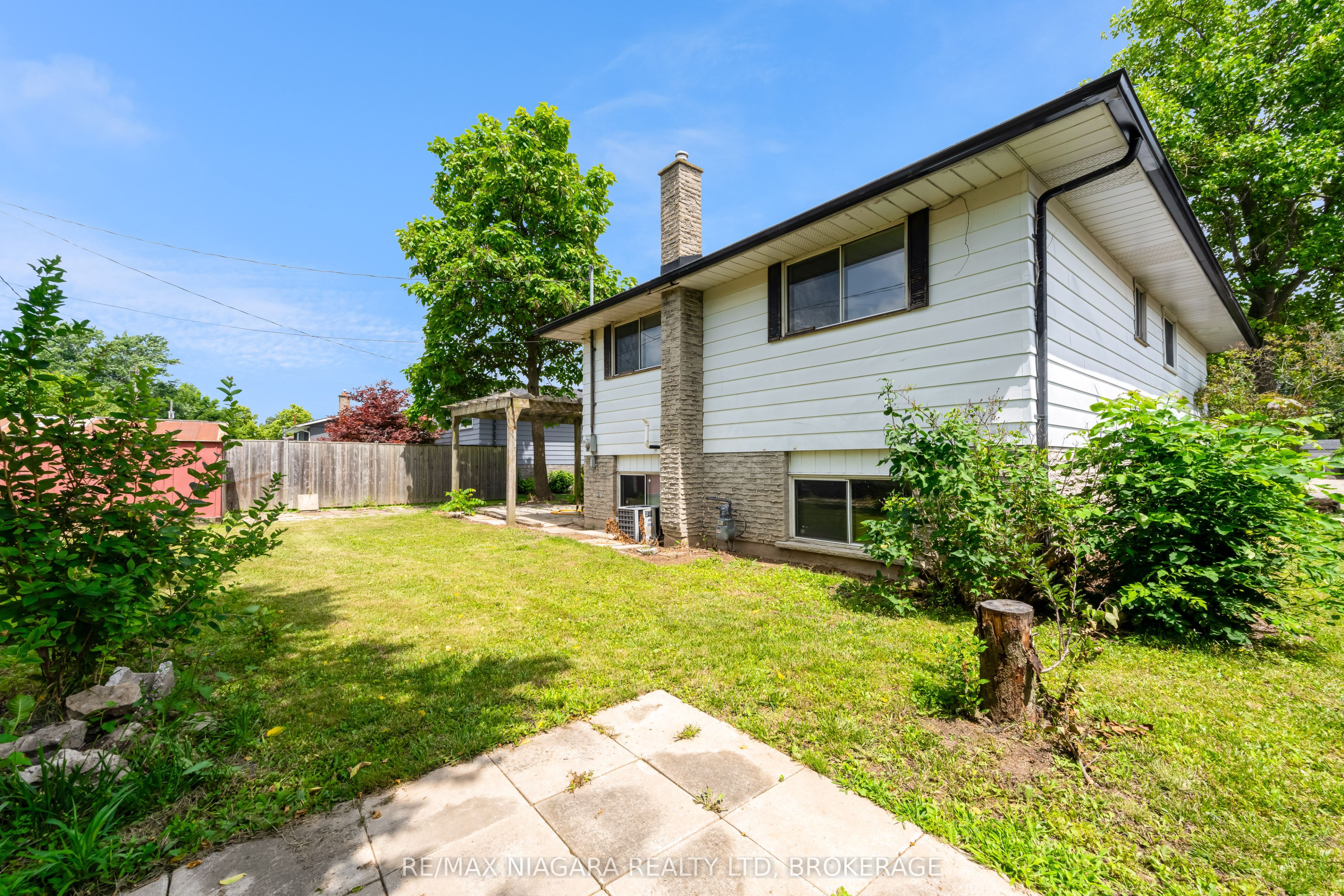 19 Colonial Street Property Photo 28