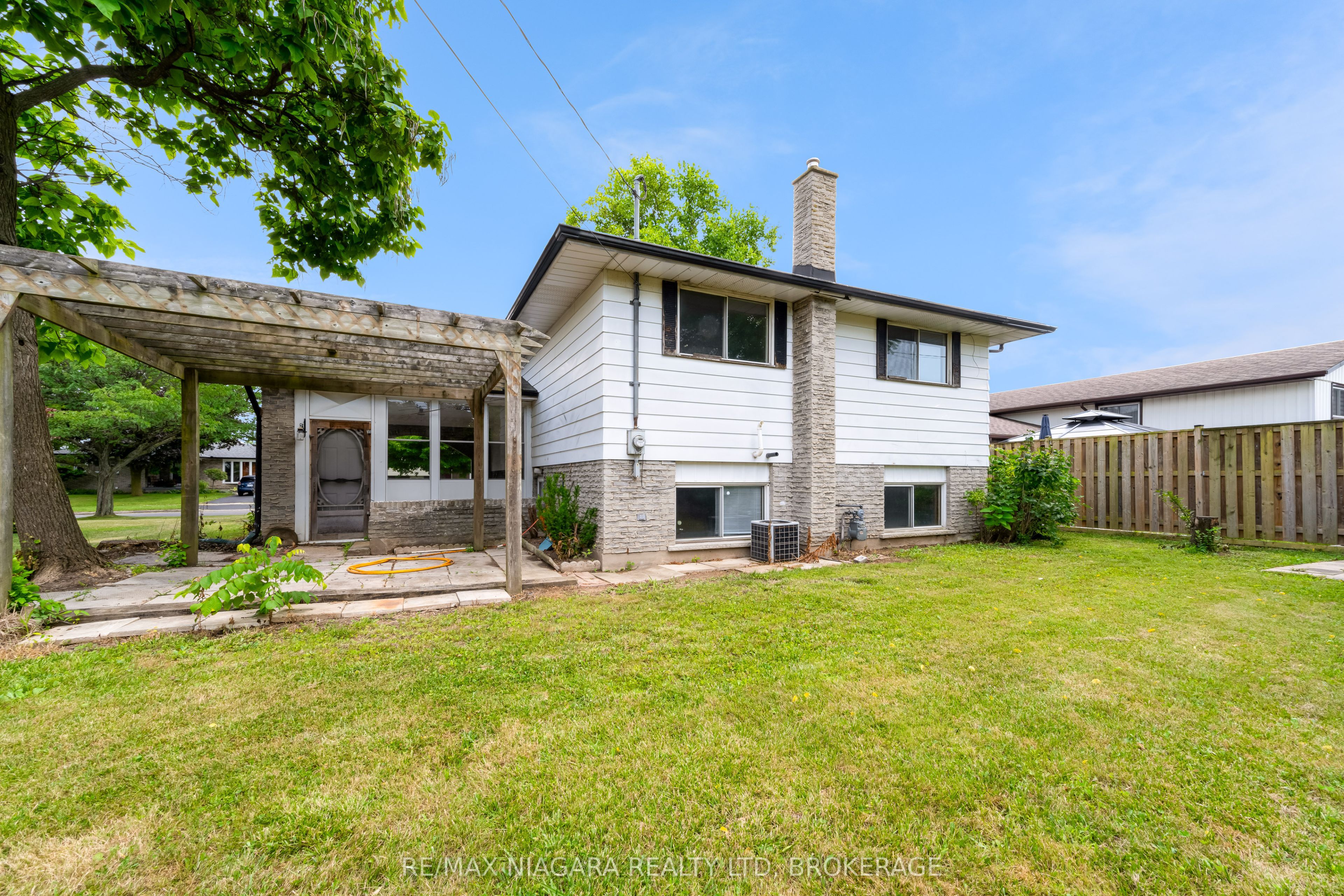 19 Colonial Street Property Photo 29