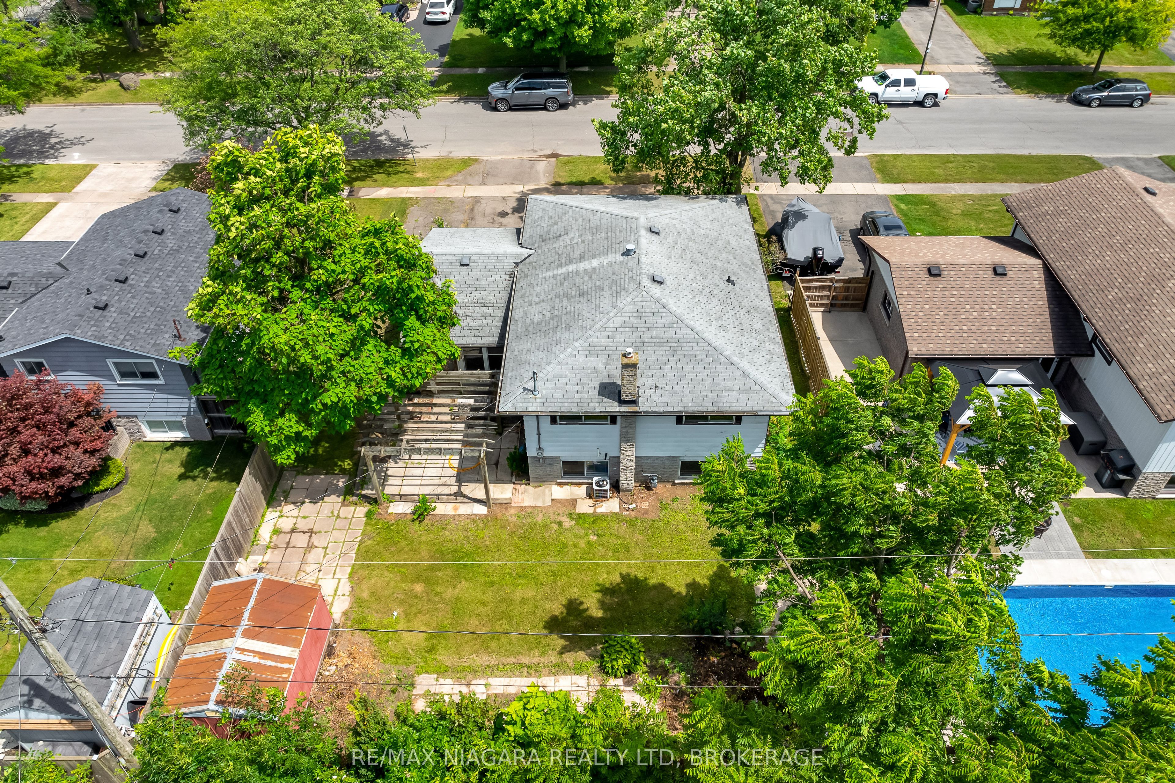 19 Colonial Street Property Photo 38