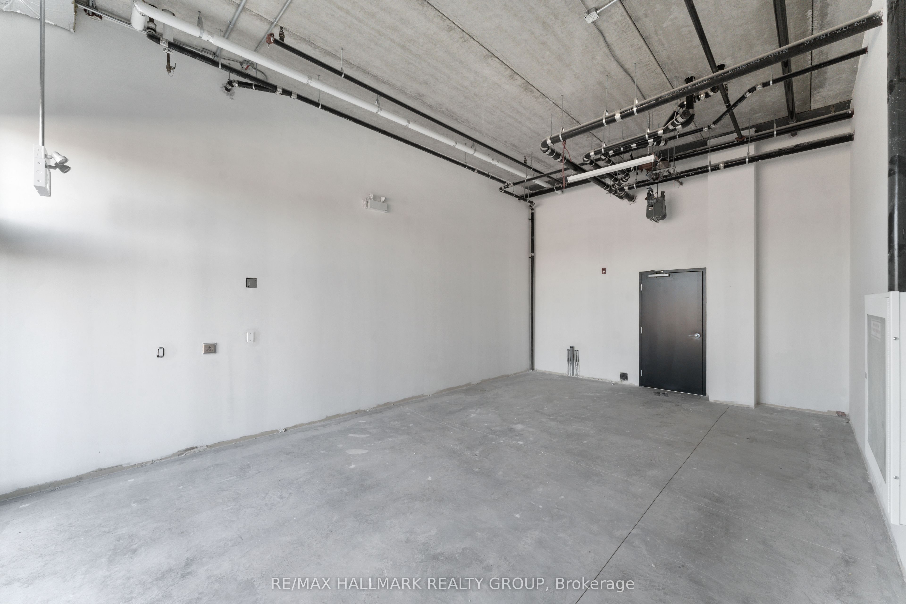 #111 - 1340 Hemlock Road Property Photo 6