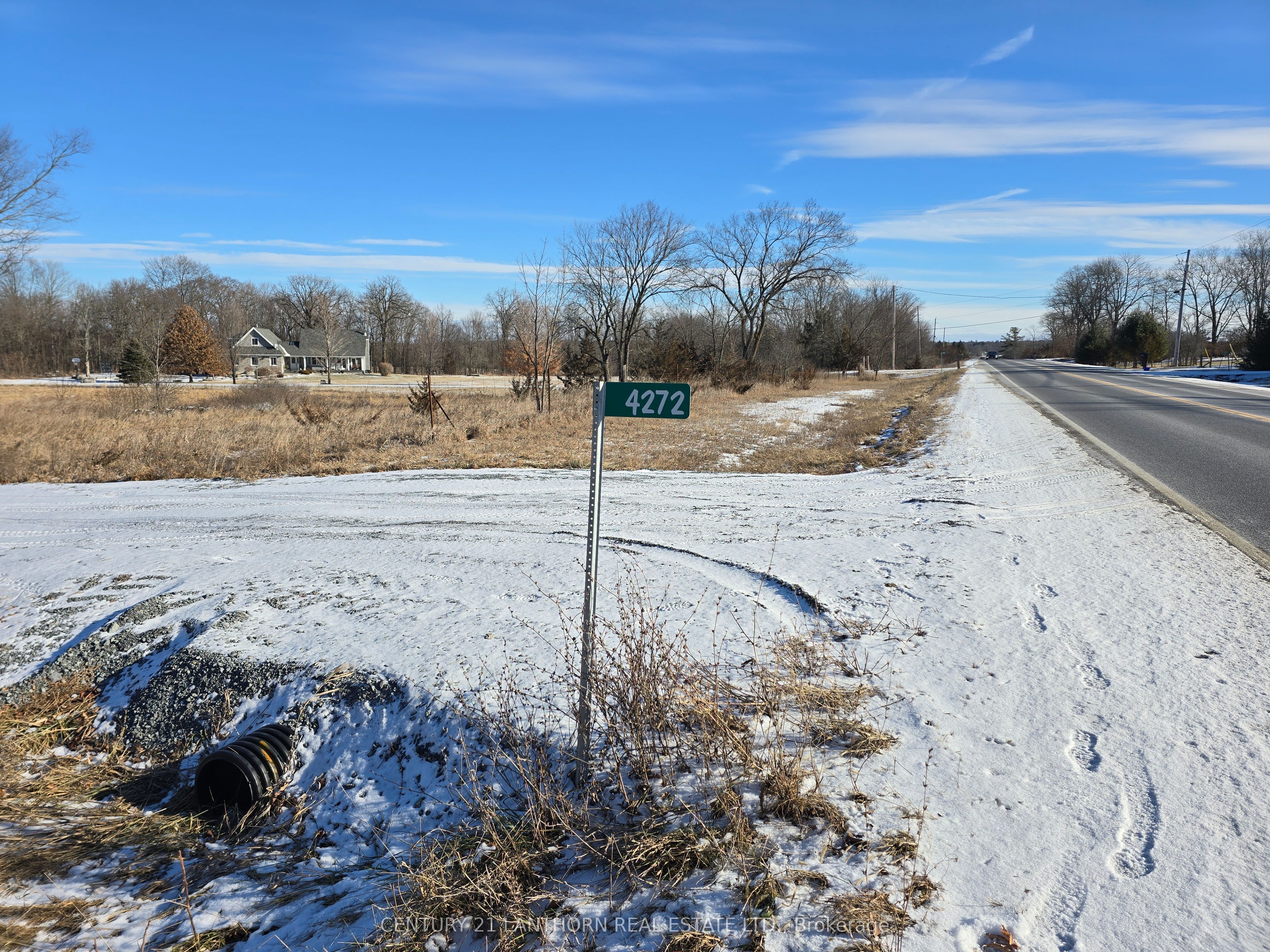 4272 Yarker Road Property Photo 12