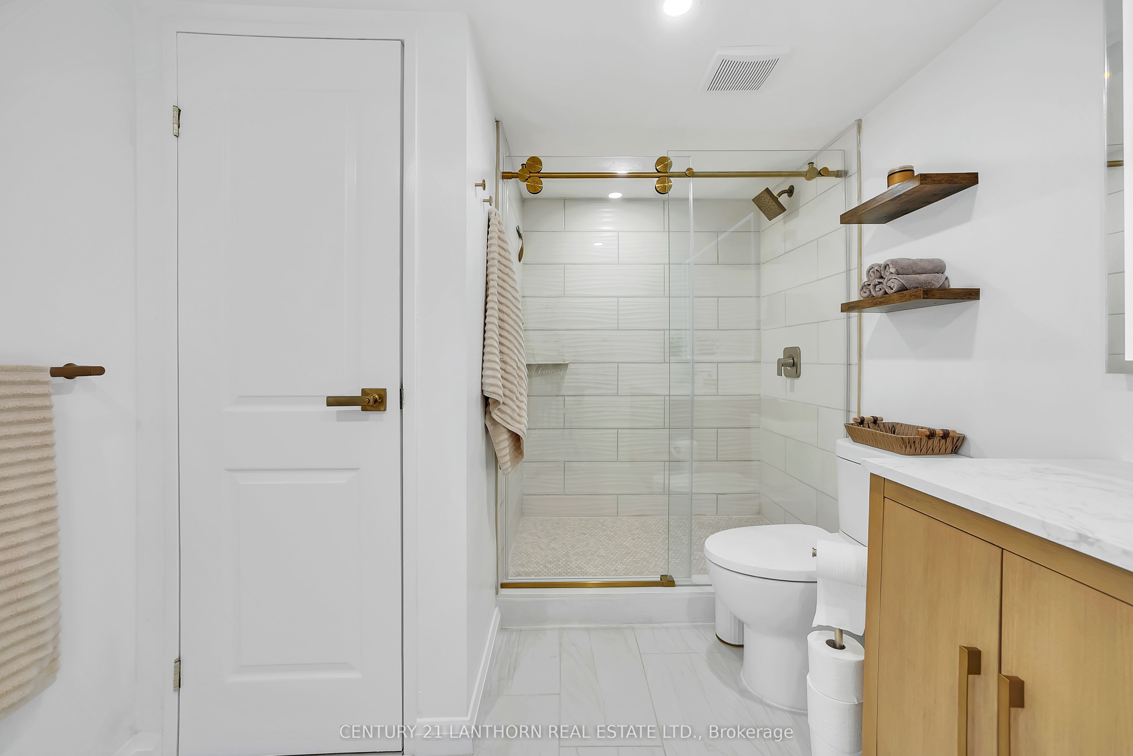 #205 - 350 Front Street Property Photo 13