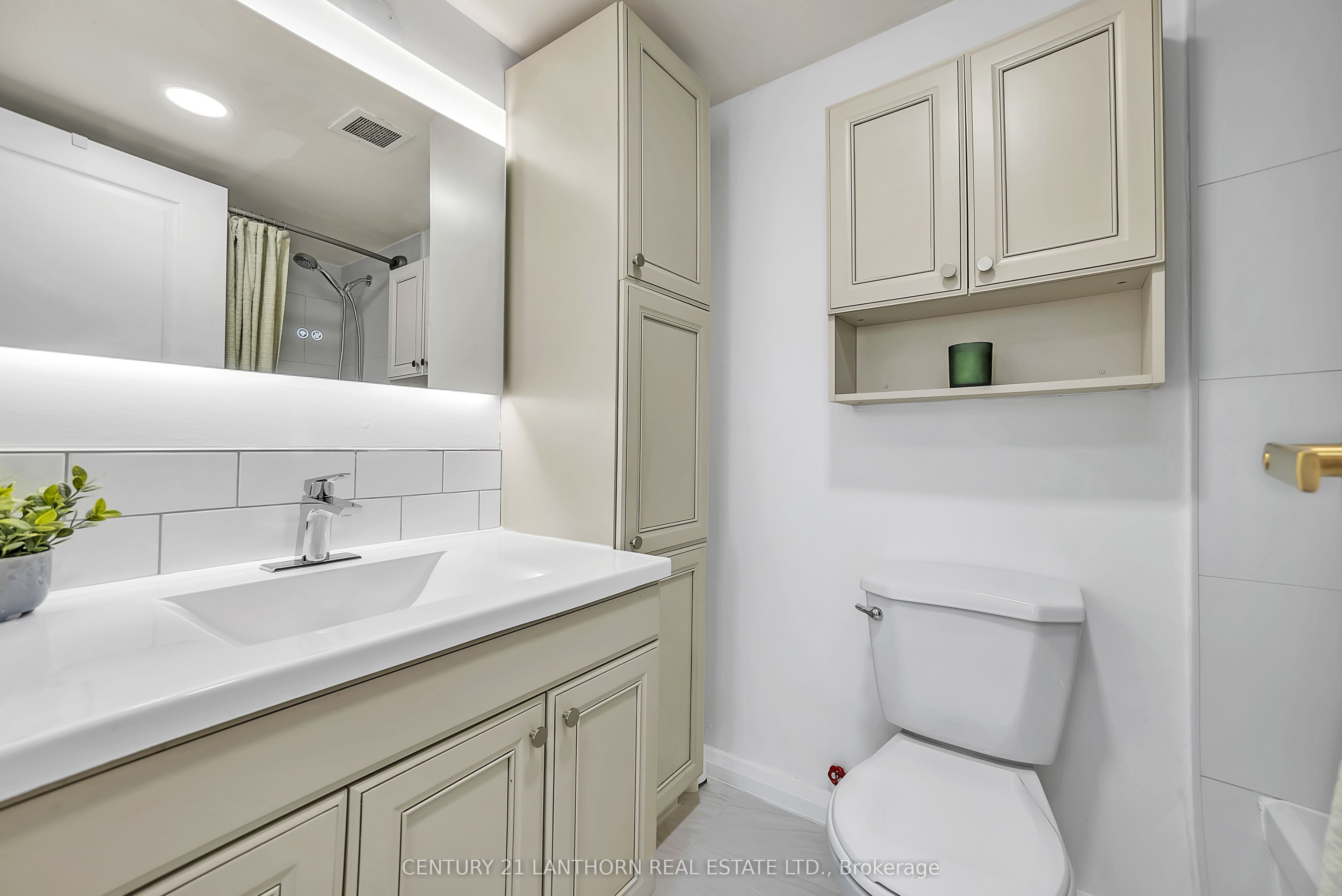 #205 - 350 Front Street Property Photo 20