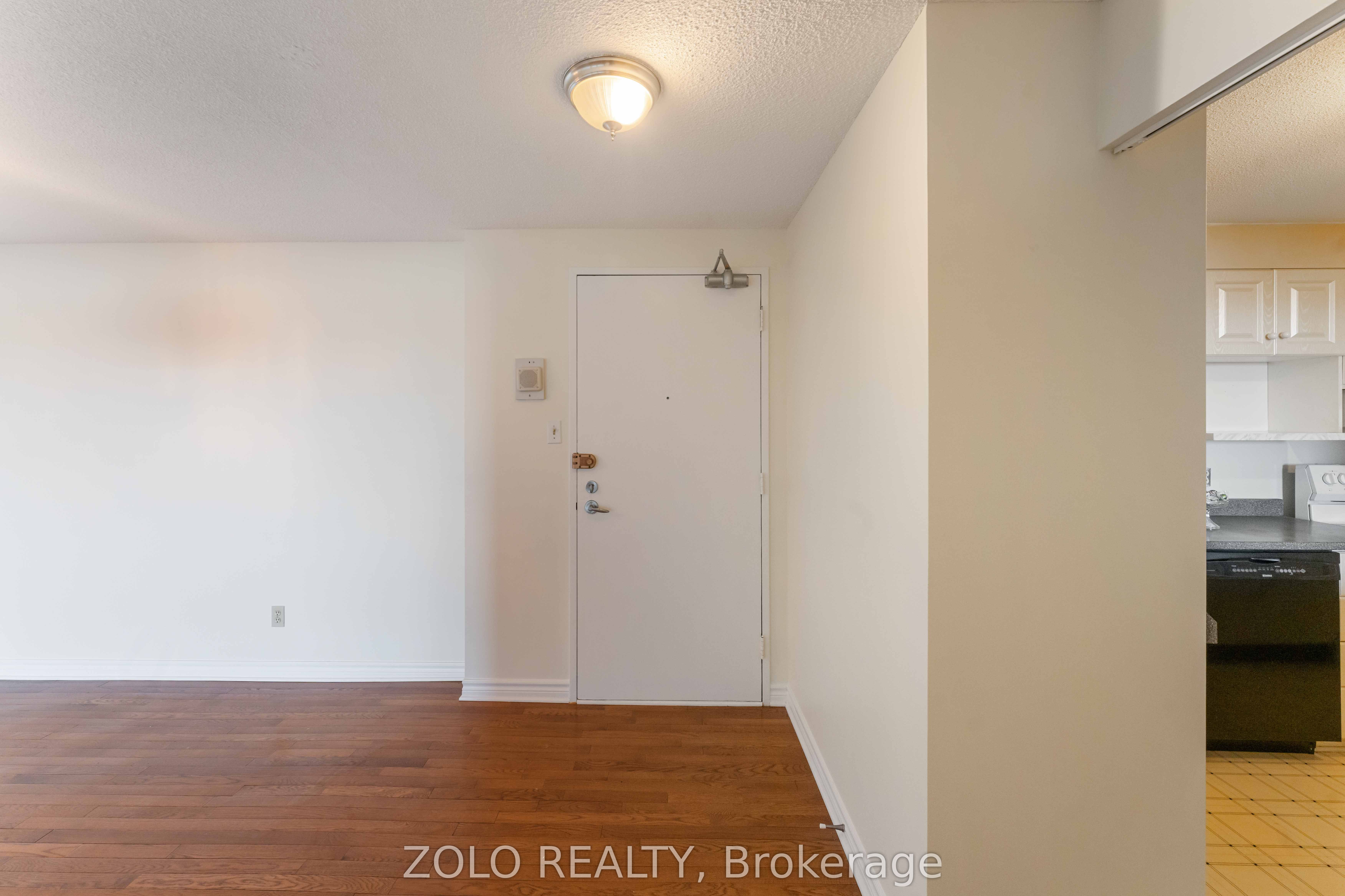 #201 - 415 Greenview Avenue Property Photo 4